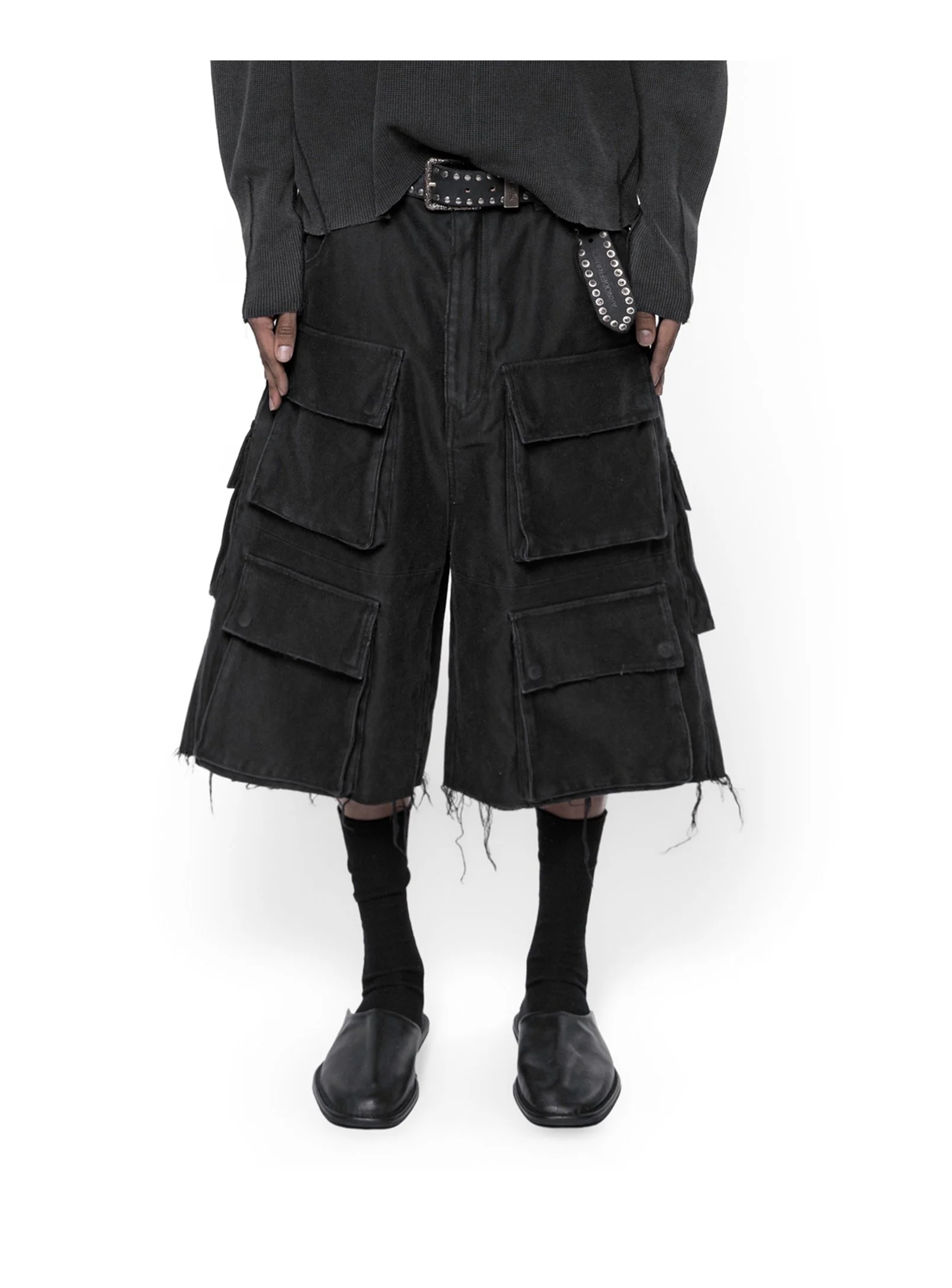 ARNODEFRANCE - K9 CARGO MEGA SHORTS 01.jpg