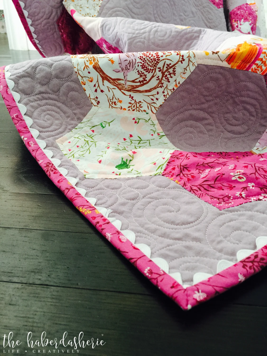 adding whimsy to your quilt • rick rack binding tutorial