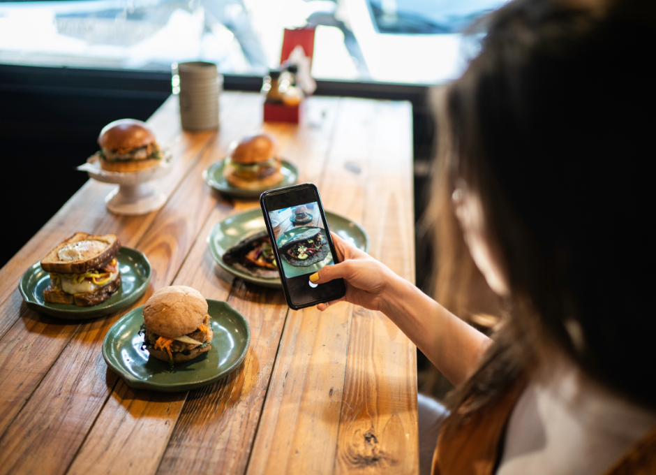 The Influence of Food Creators on Dining Trends and Restaurant Culture