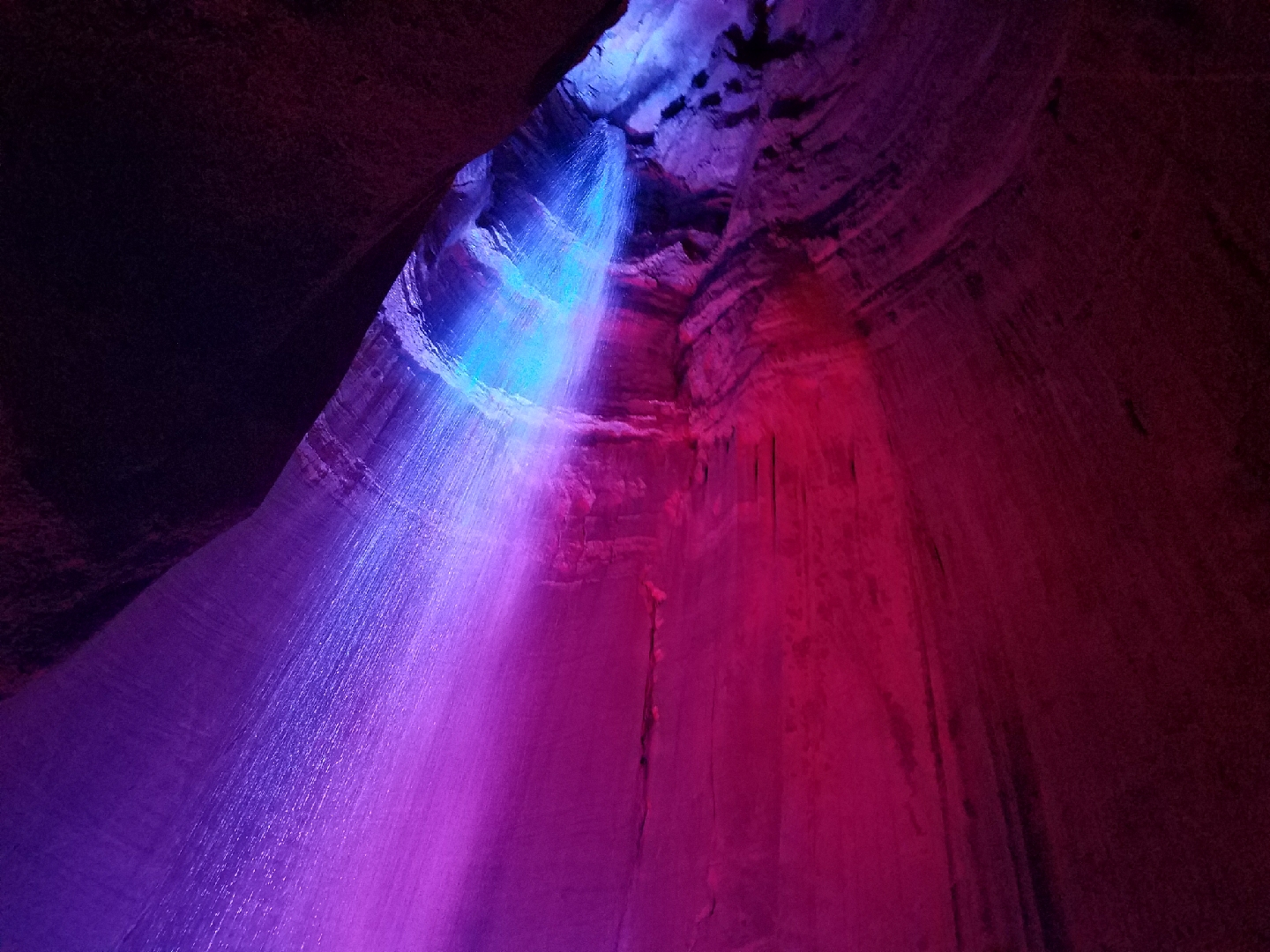It was so gorgeous and worth the drive! The cavern is hundreds of feet under ground, and they have no idea where this water comes from. Whoa. 