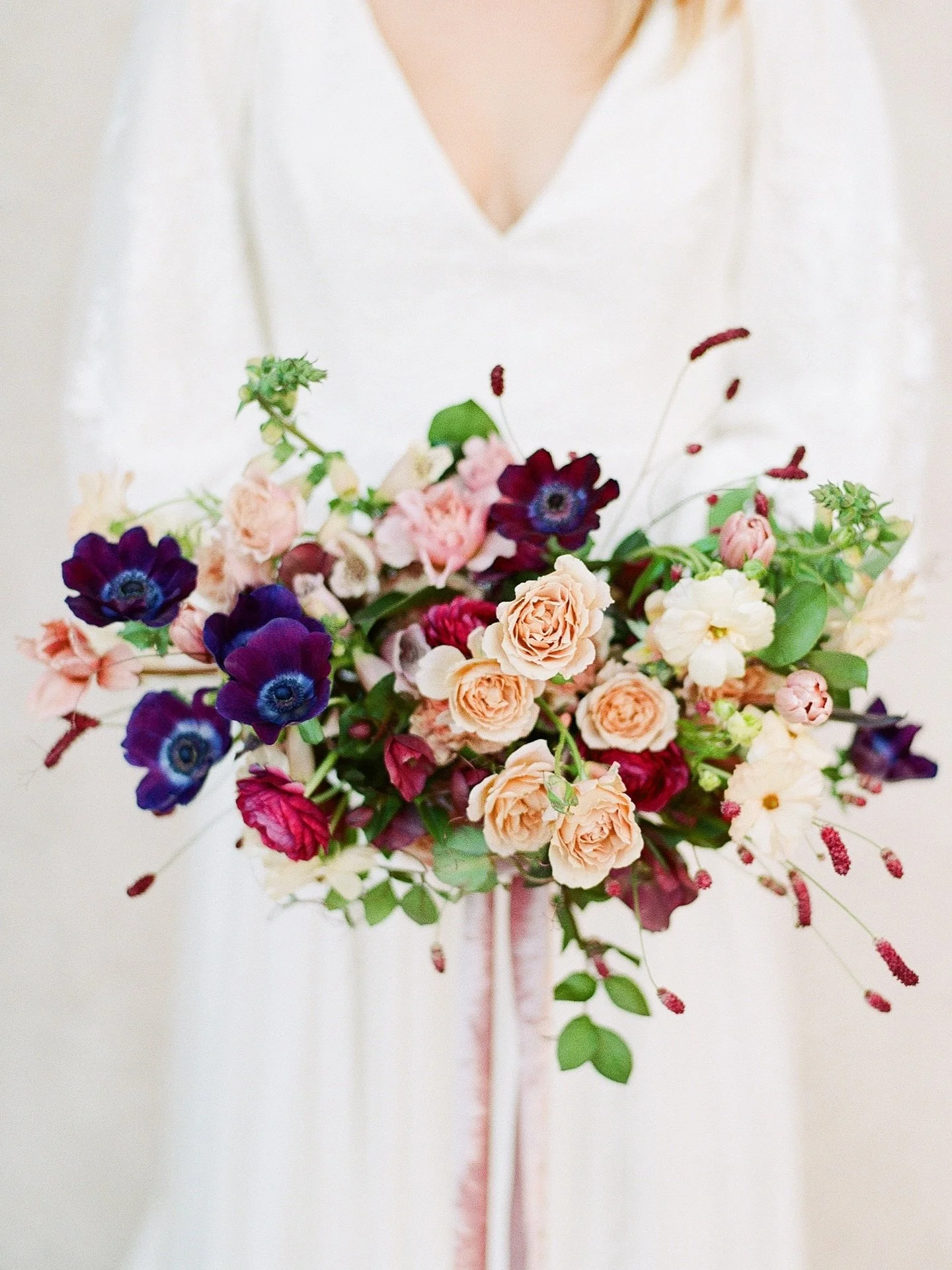 We’re obsessed with the details — because they’re what transform flowers into feelings. From the curve of a stem, to the placement of each bloom for its color & texture, every choice we make is intentional. Whether you’re