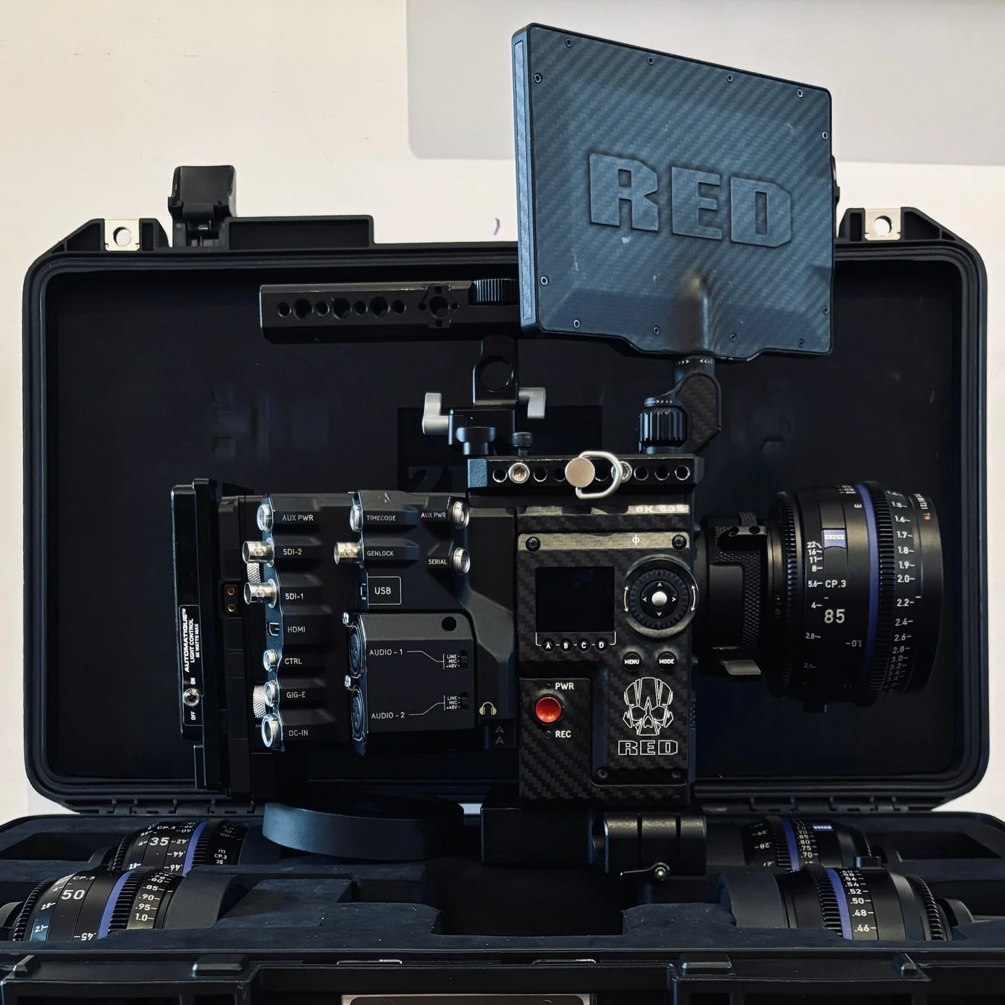 With more than a decade of filming experience, our foundation was built in the skies.
Now, as RED-certified operators working with the RED Digital Cinema 8K Helium and Zeiss CP3 cinema glass, we&rsquo;re elevating our craft even further.
Flyht Studio