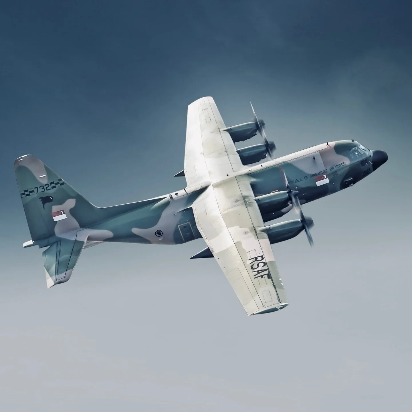 The sky opens for the C-130
 
#flyhtstudio #planespotting #aviation #planes #airforce