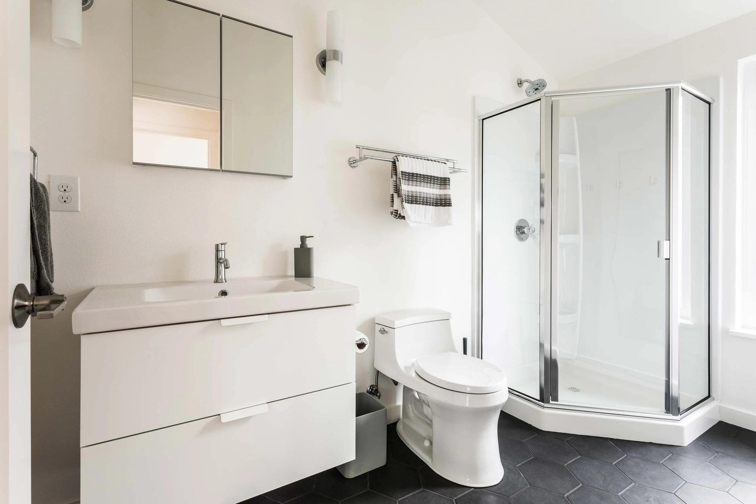 11-Sinclair-ADU-interior-bathroom-For-Web.jpg