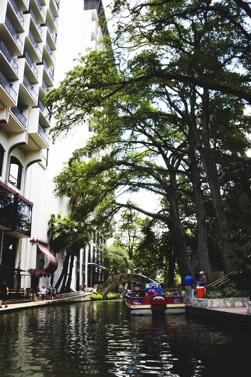 san-antonio-riverwalk-photographer2.jpg