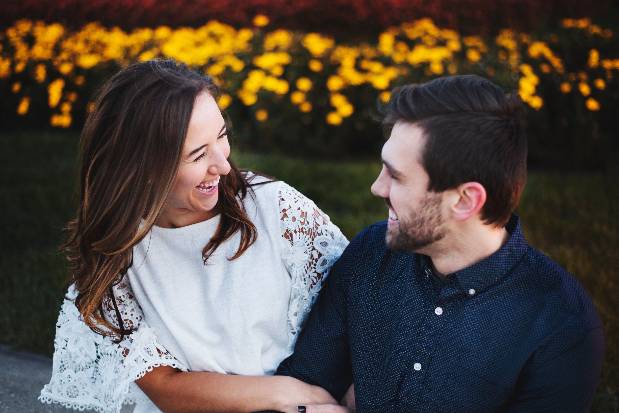 Chicago-Fall-Engagement-Session_0112.jpg