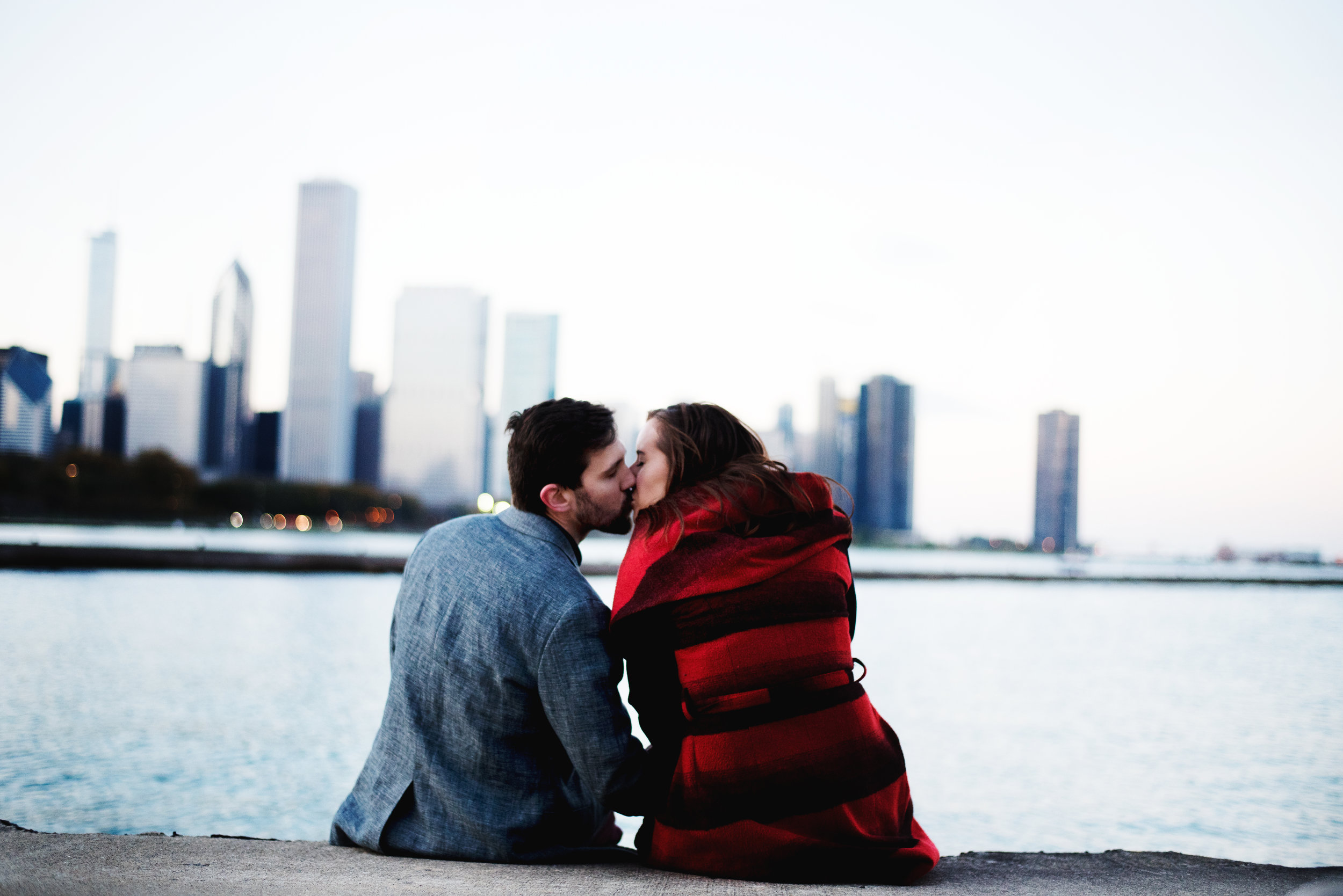 Chicago-Fall-Engagement-Session_0147.jpg