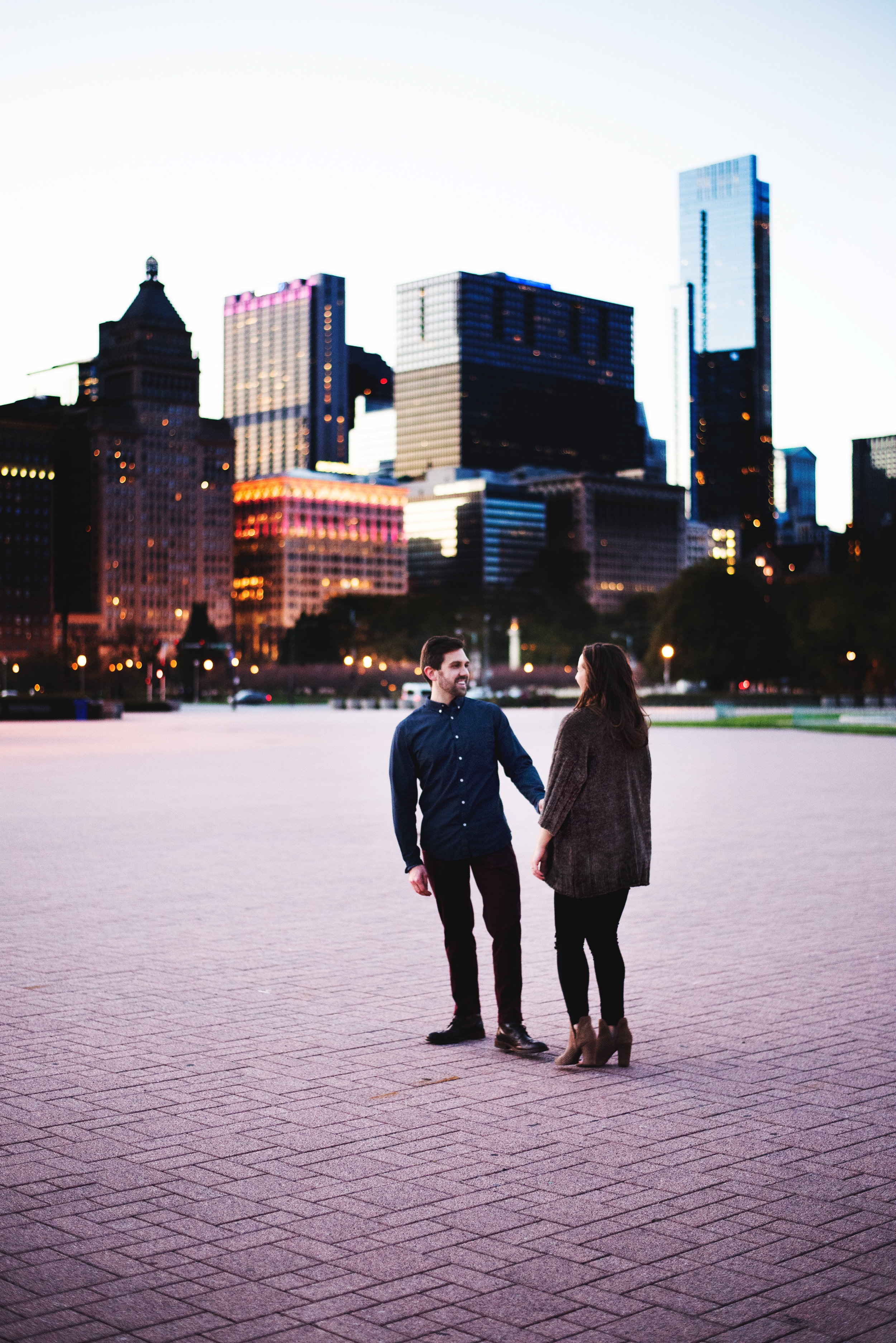 Chicago-Fall-Engagement-Session_0155.jpg