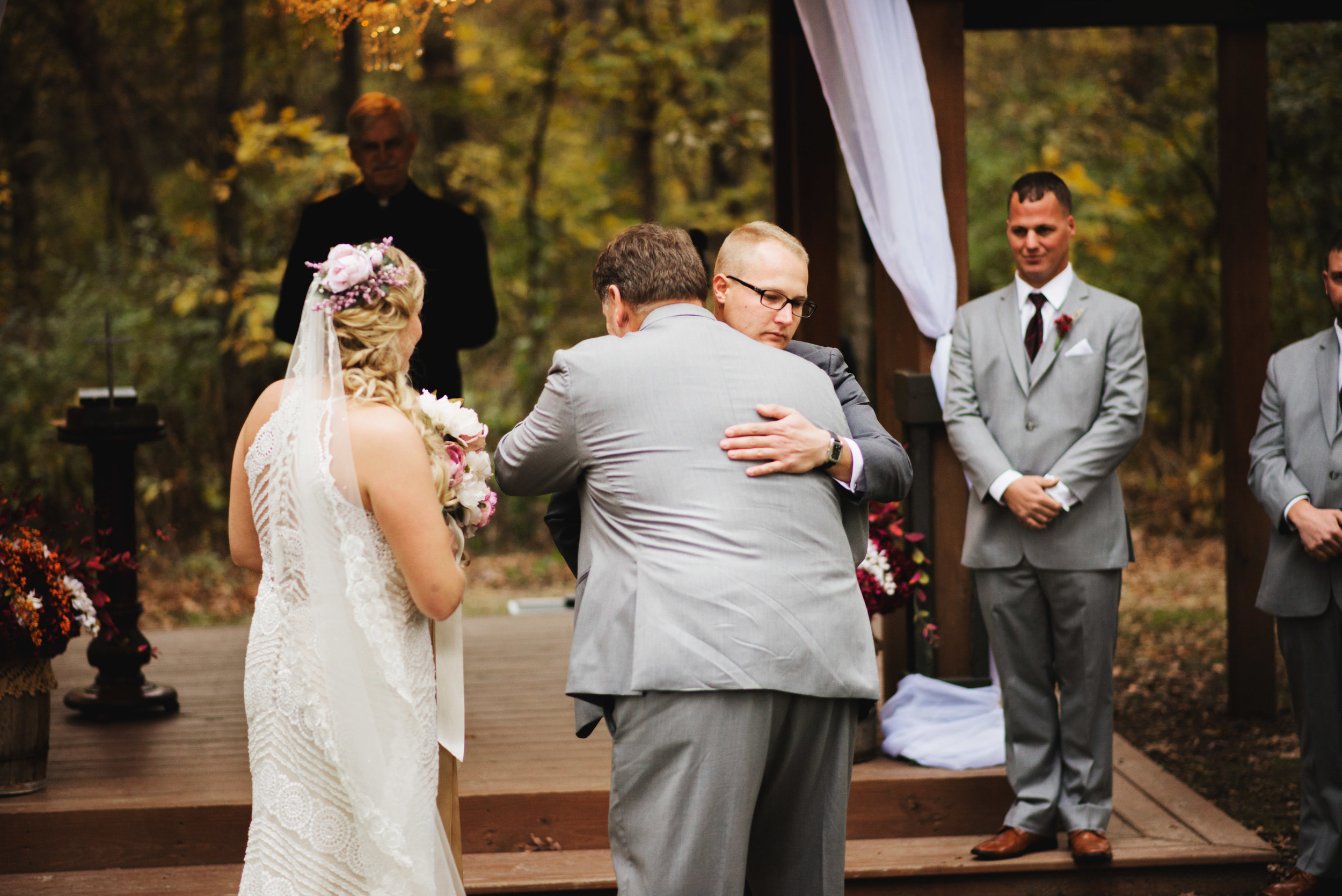 Killbuck-Creek-Fall-Wedding096.jpg