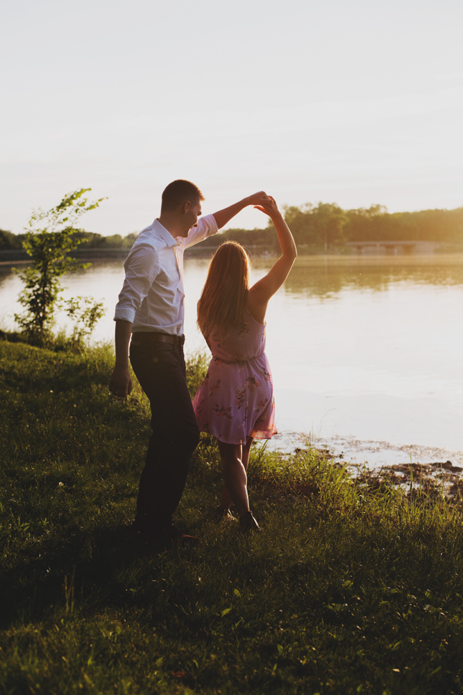 Keri-Cody-RockCut-State-Park-Engagement_0798.jpg