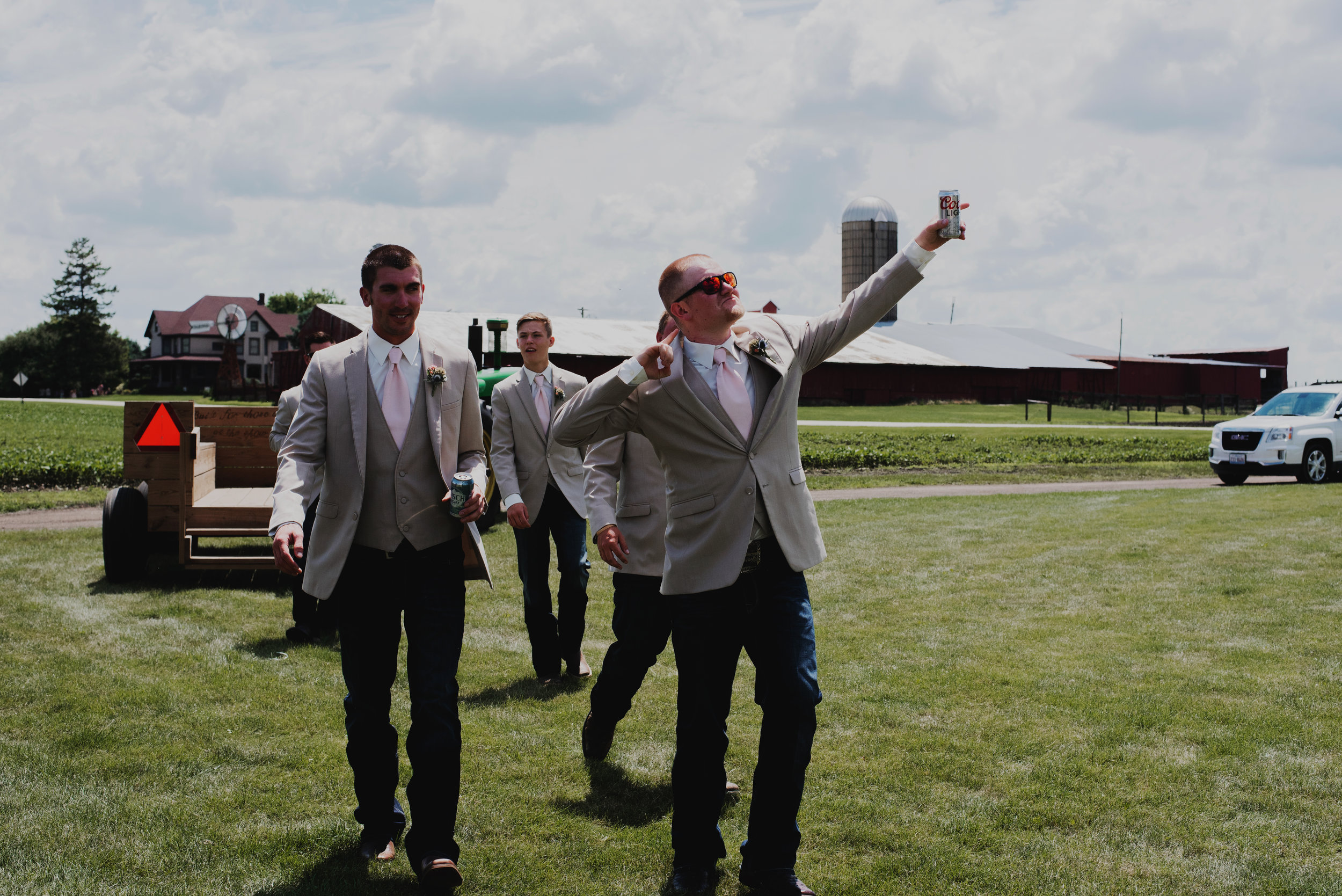 2_Risley-Margeno-farmwedding_0017.jpg