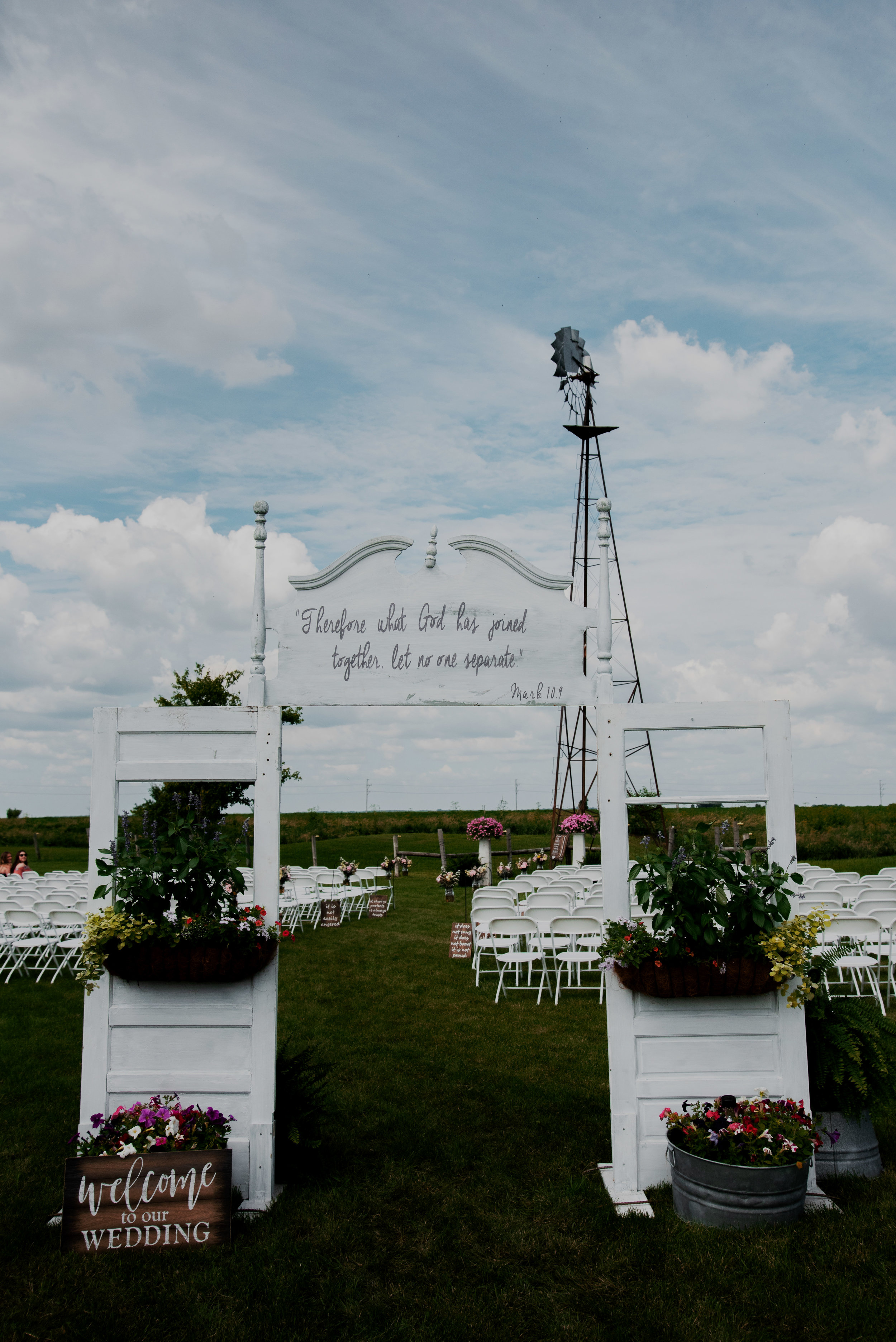 3_Risley-Margeno-farmwedding_0006.jpg