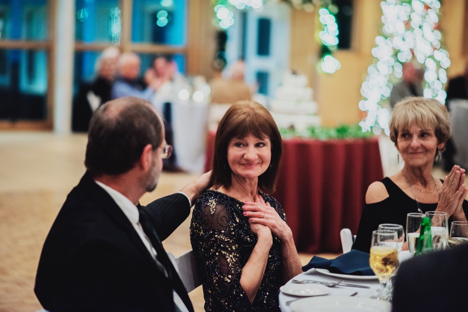 117_Haavig_Danada-Christmas-December-Wedding_0201.jpg