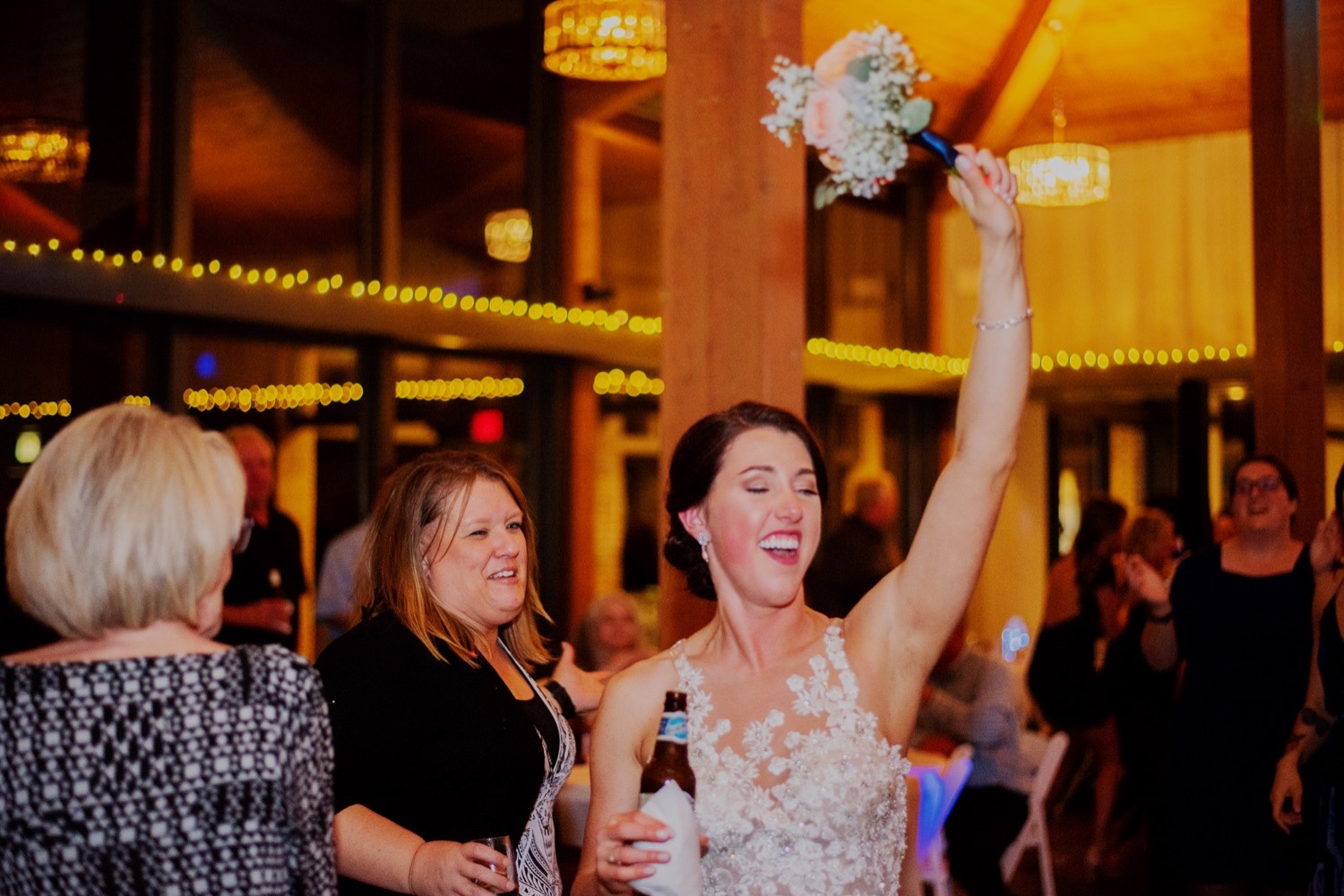 114_Moser-Wedding-OakbrokoBathandTennis_0185.jpg
