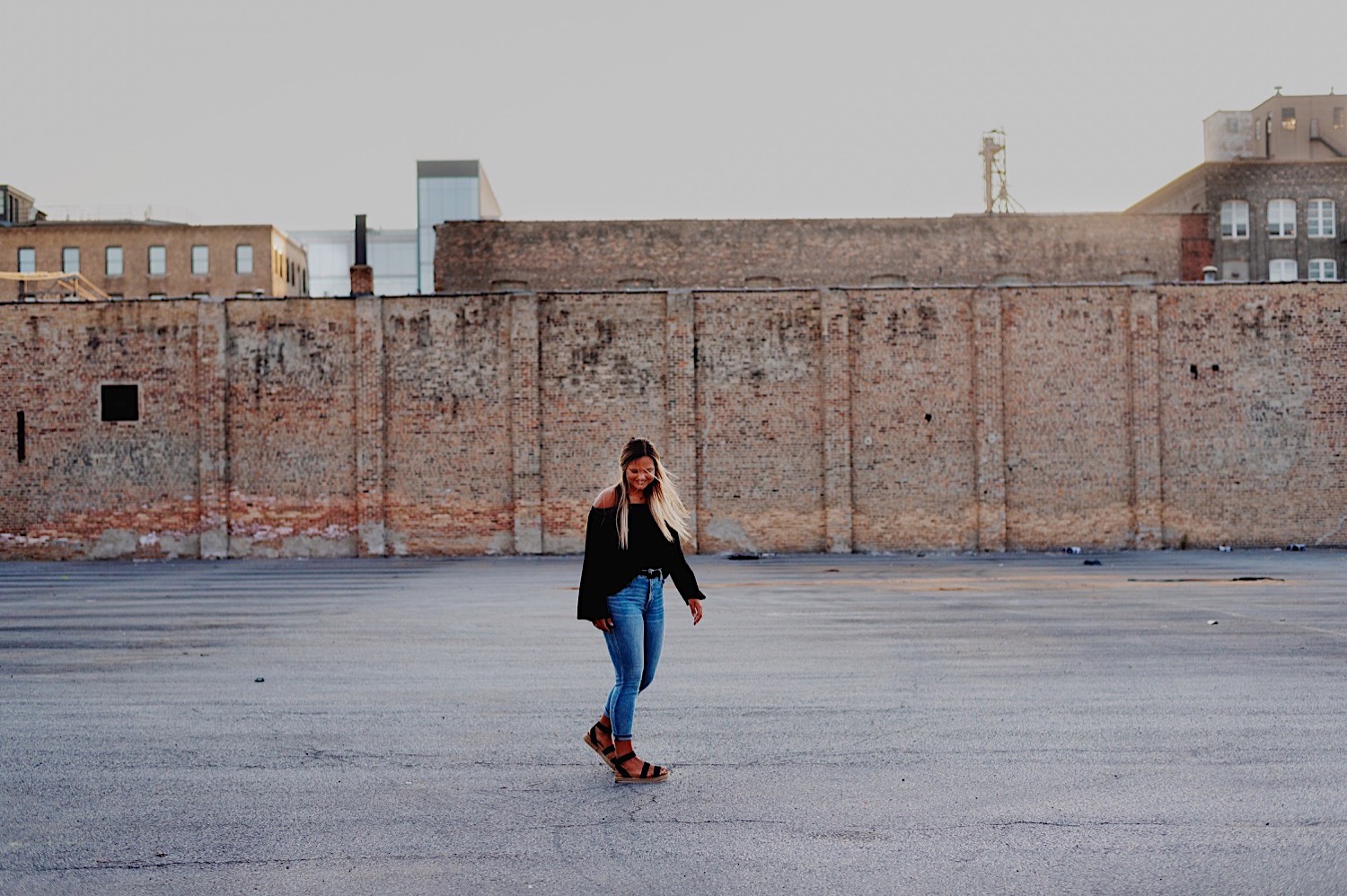 34_Skyler-SeniorSession-WestLoop-Chicago0725.jpg