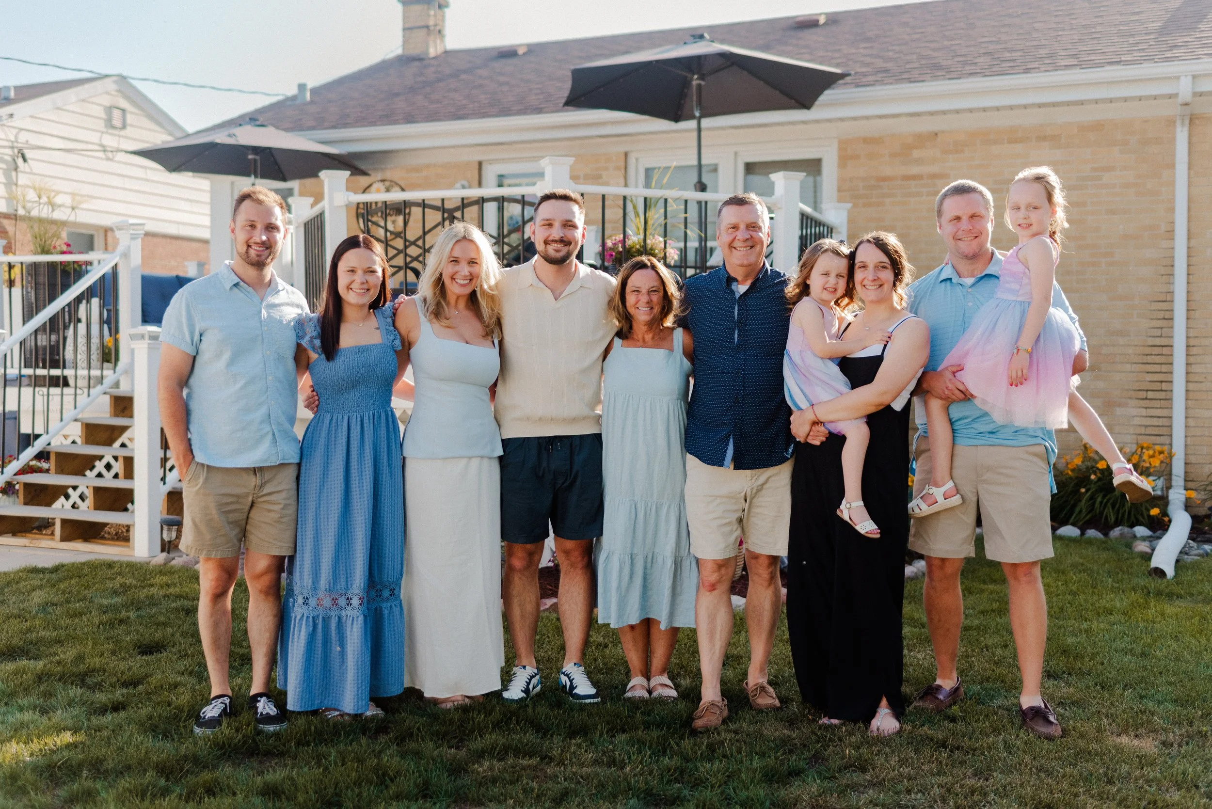 Straessle Family Des Plaines Illinois Childhood Home Backyard Family Photography // Chicago Family Photographer