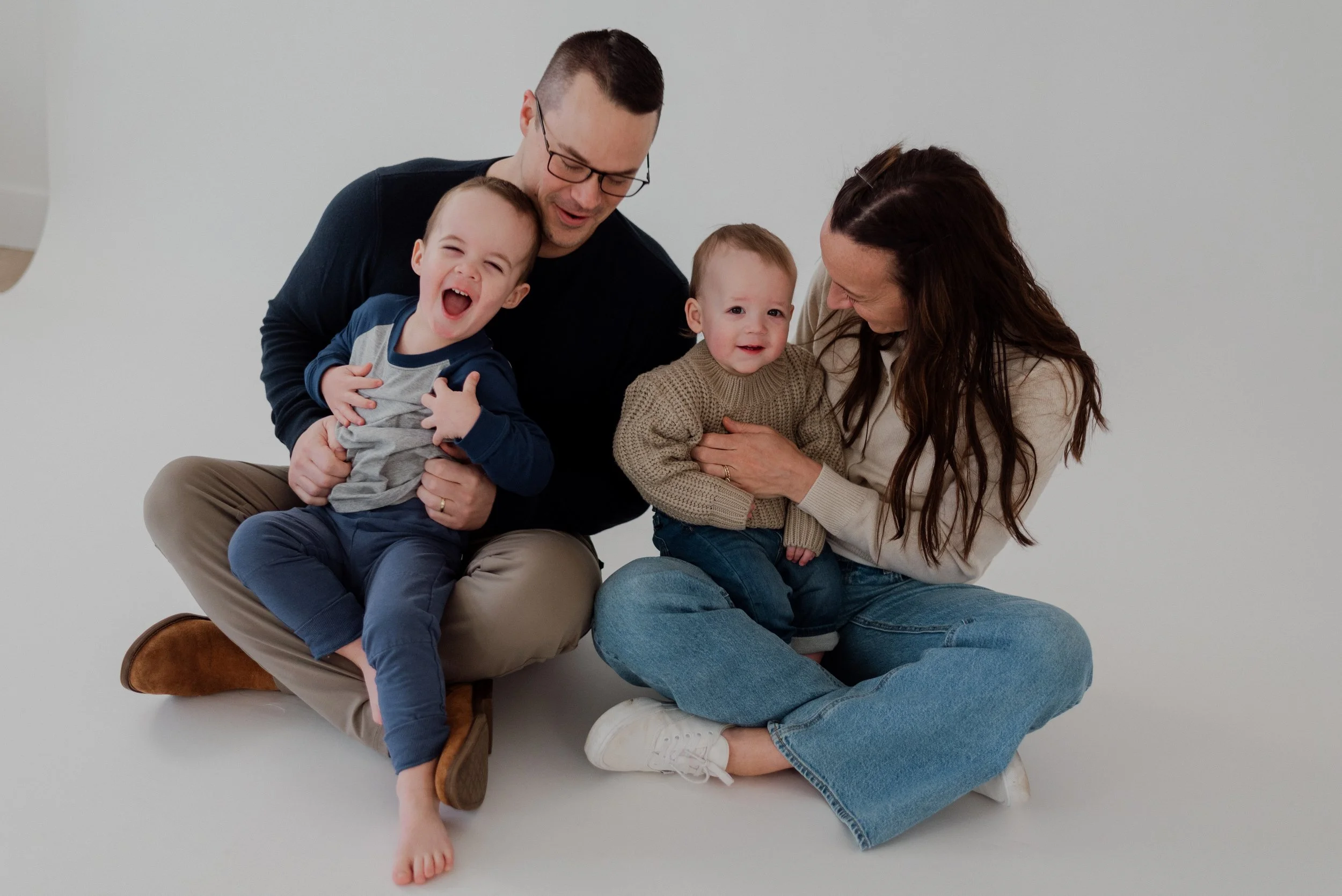 Wheaton Illinois Studio Family Mini Sessions January 2026 // Western Suburbs of Chicago Family Photographer