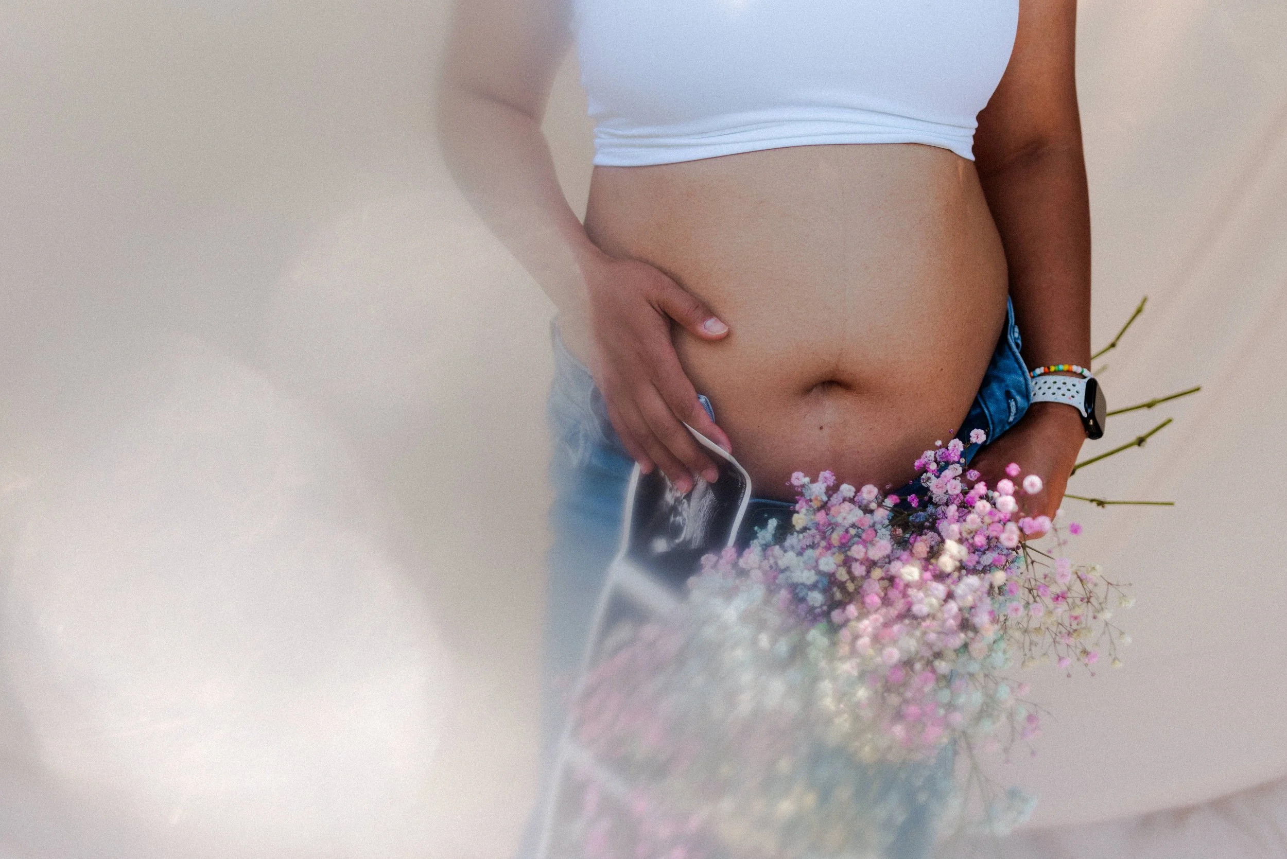 Hankes Family Maternity Photos Villa Park Backyard Studio // Western Suburbs of Chicago Maternity Photographer 