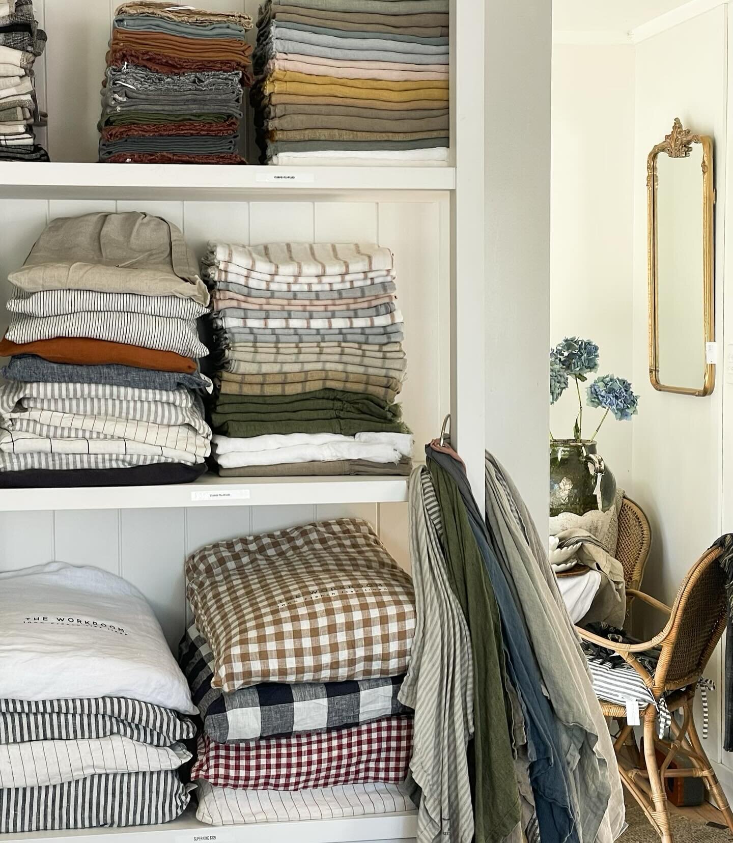 Welcome to The WR Cottage Bedding Room, a haven dedicated to fulfilling all your bedding needs. Discover a curated collection featuring renowned brands like @halemercantileco, @pony_rider @inthesaclinen , Le Lin, and more!  From timeless classics to 