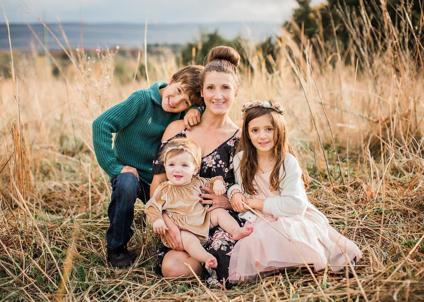 Mom of 3 is not for the faint of heart 😂🤪 But man, I think they are pretty adorable. 

And while most days I&rsquo;m disheveled and tired, (I was surprised I was even able to get myself together for this shoot 😂) I was so happy that I did this for