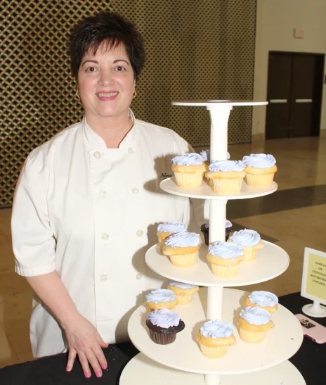 Dominica of Nona's Sweets & Bakery with her sweet - not scandalouos - naked cupcakes. Guests loved