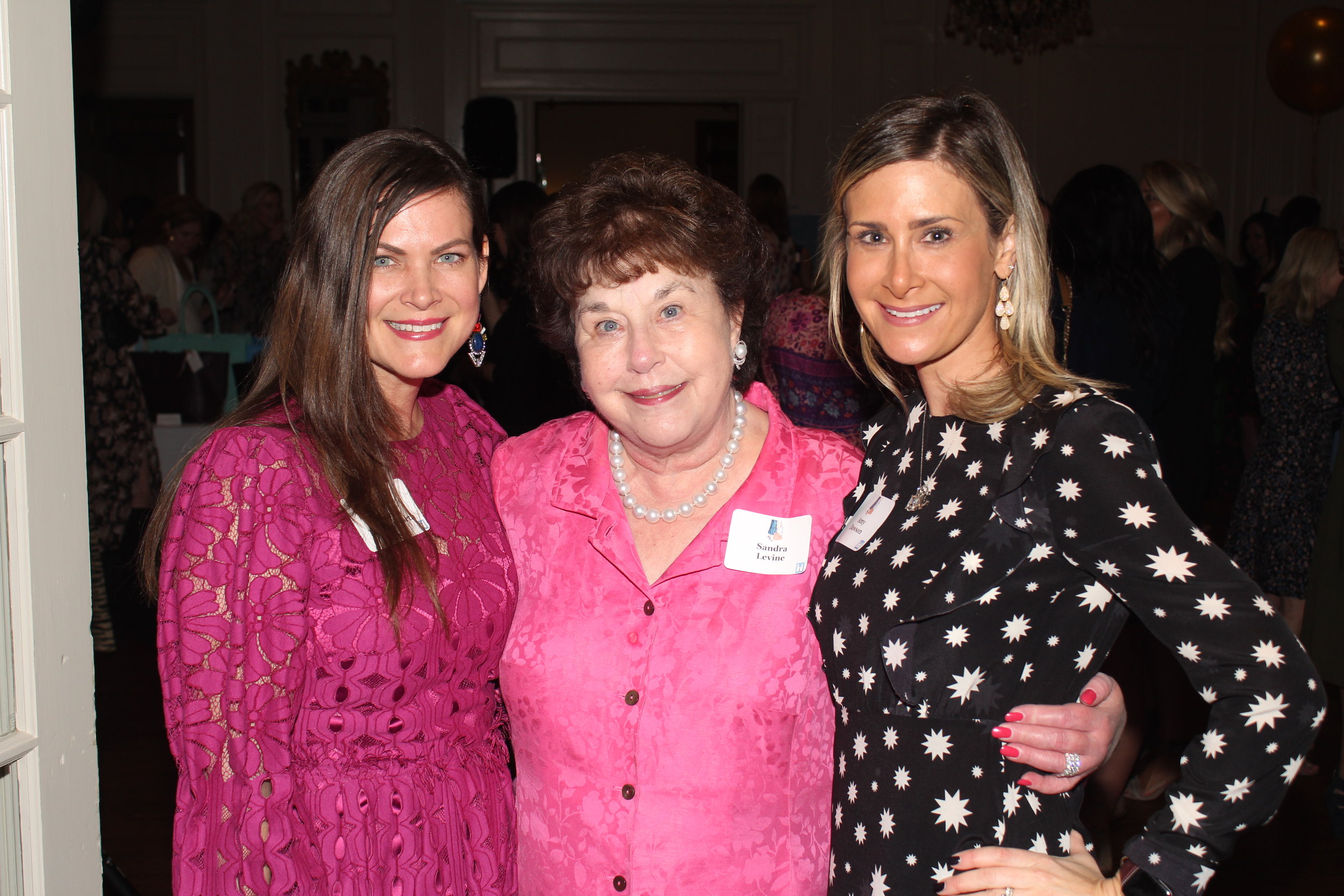  Amanda Hollingsworth, Sandra Levine and Amy Dawson. 