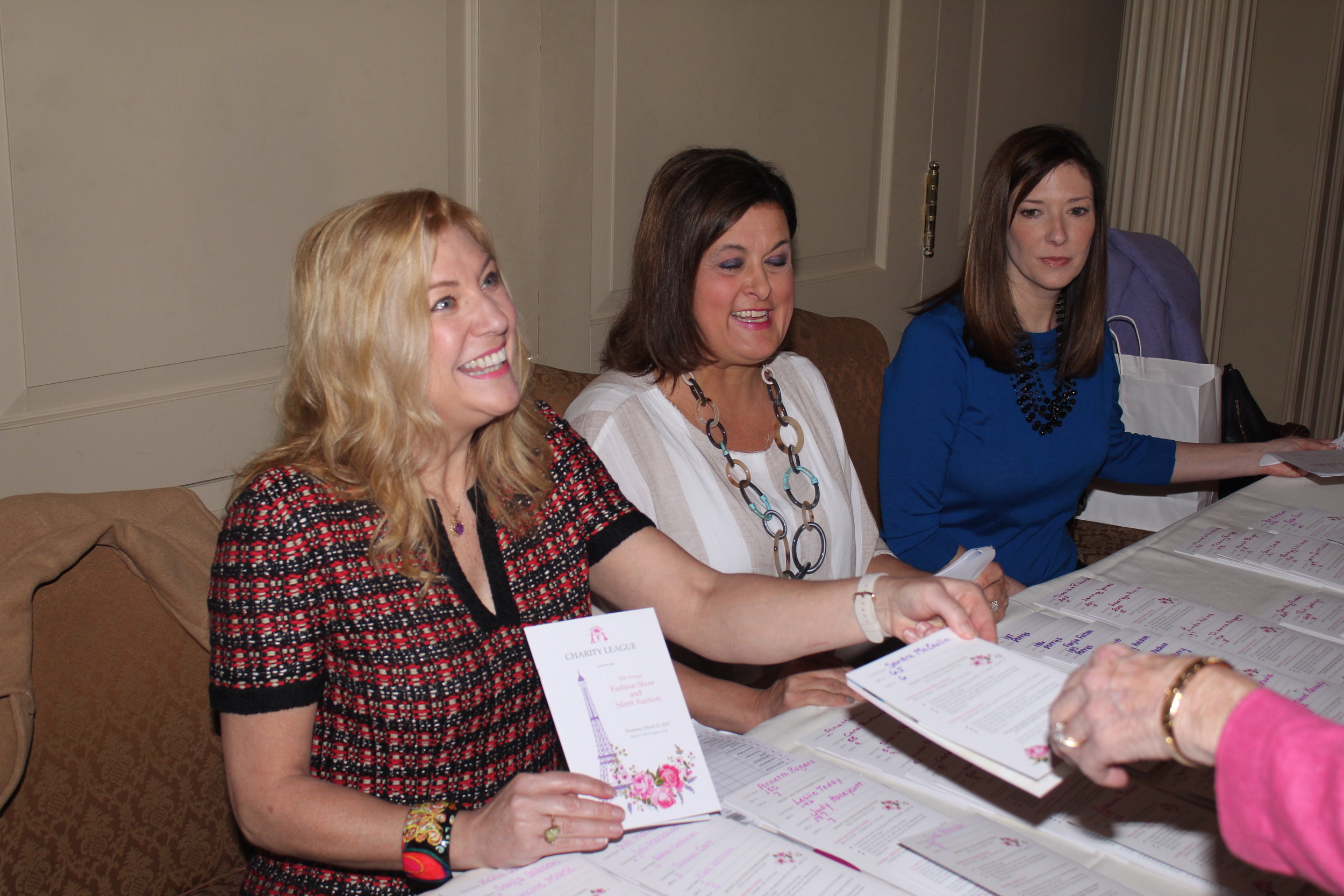  Paige Robertson, Caroline Horne and Jennifer Vick 