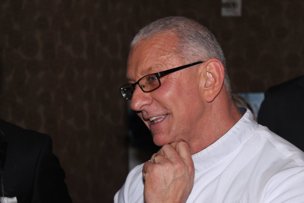  Celebrity Chef Robert Irvine prepared a truly incredible menu for attendees. 