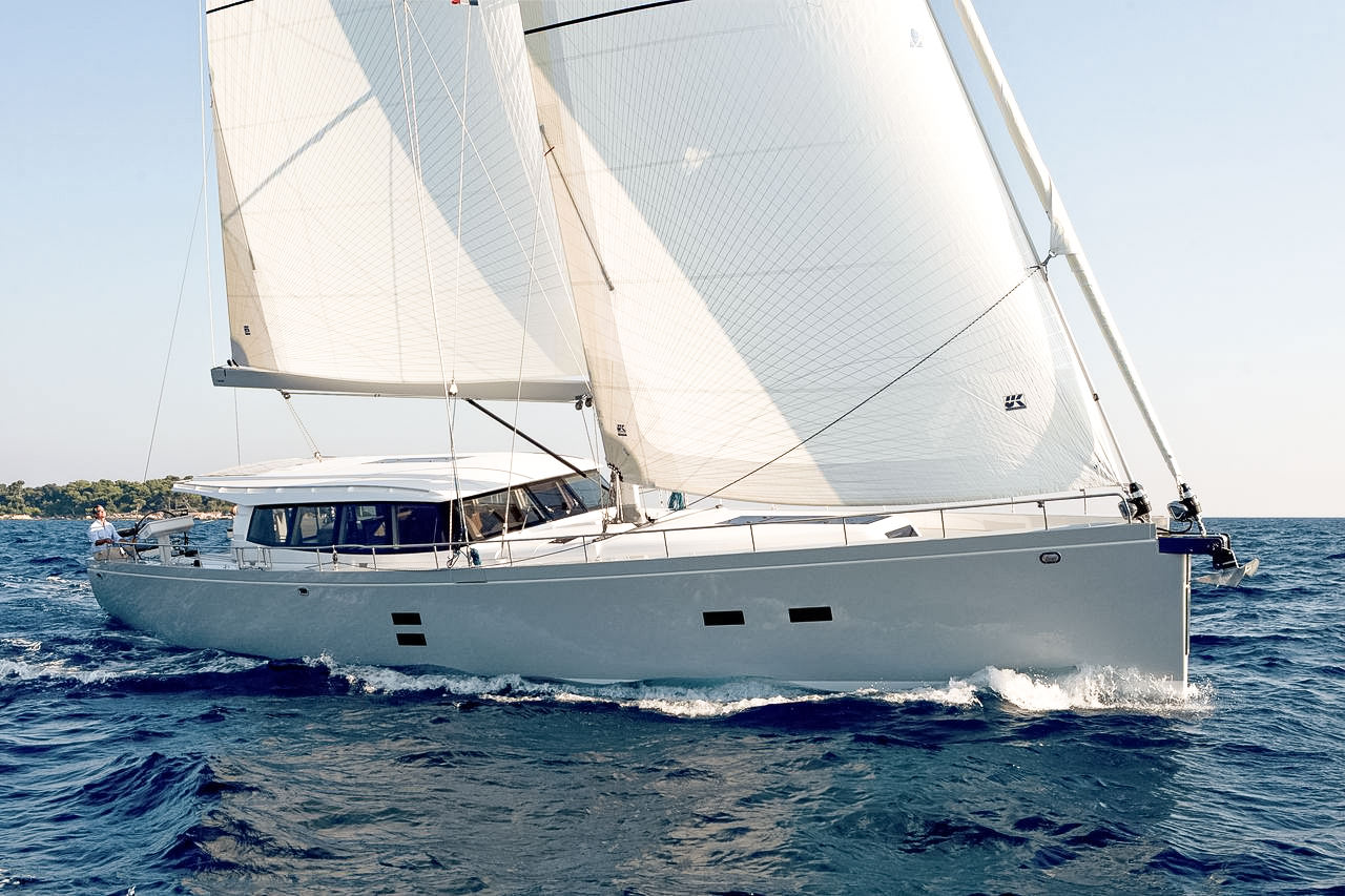Notice the all-white look of Tape-Drive Silver sails. Click to enlarge.