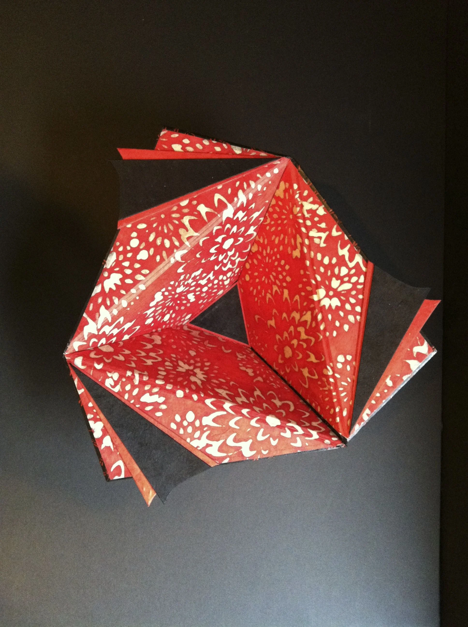 Tri-flower