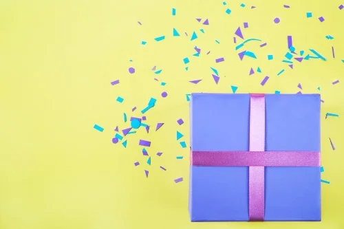 bright-gift-box_925x.jpg