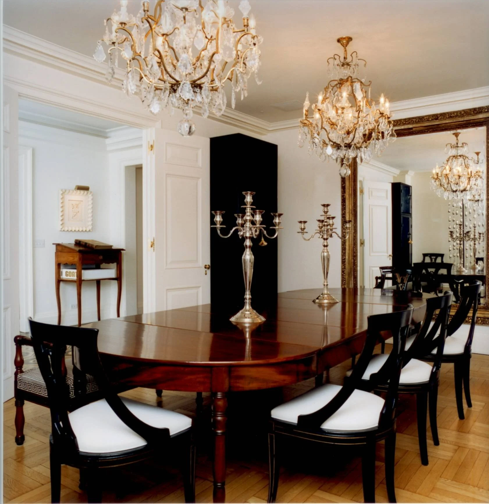 NYC-Sutton-Place-Gut-Renovation-House-and-Garden-Emma-Jane-Pilkington-Farrow-and-Ball-Dining-Room-Classical-Antique-Mirror.jpg
