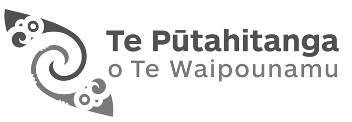 logo_TePutahitanga_greyscale.png