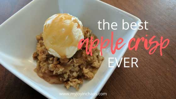  Bring the taste of fall into your home with this incredible apple crisp using common pantry ingredients. Don't let fall pass you by without making a pan of this for dessert! #fallrecipes #falldessert #thanksgiving #applerecipes #appledessert #oatmeal 
