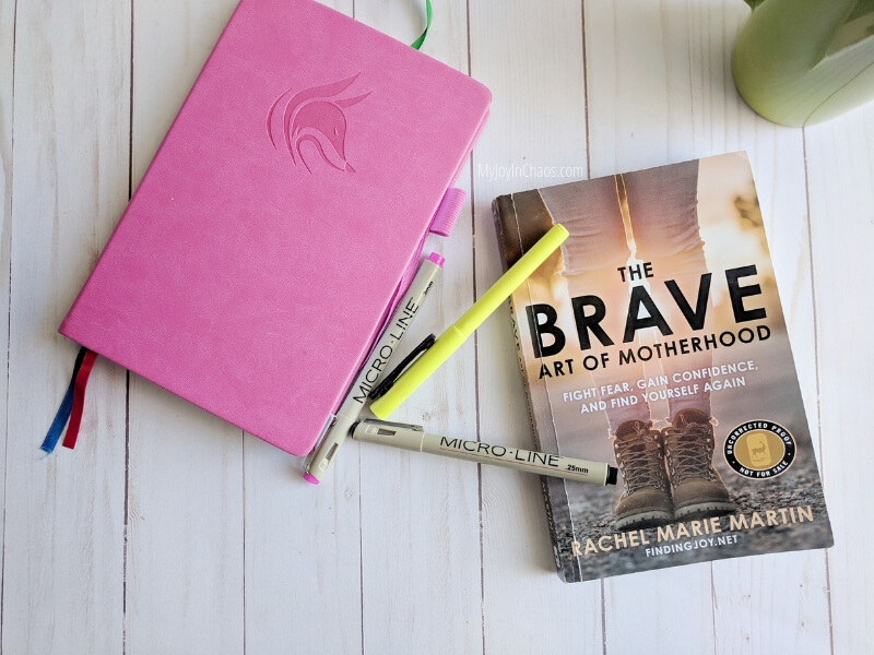  The book every mom should read so she can rediscover herself again - Brave art of motherhood by Rachel Martin 