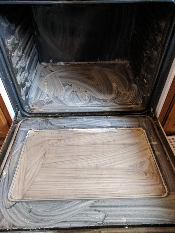  Make your oven shine like new. Remove baked on grease and food spills easily! You will never believe how quickly this chemical-free product works to clean your oven | My Joy in Chaos 