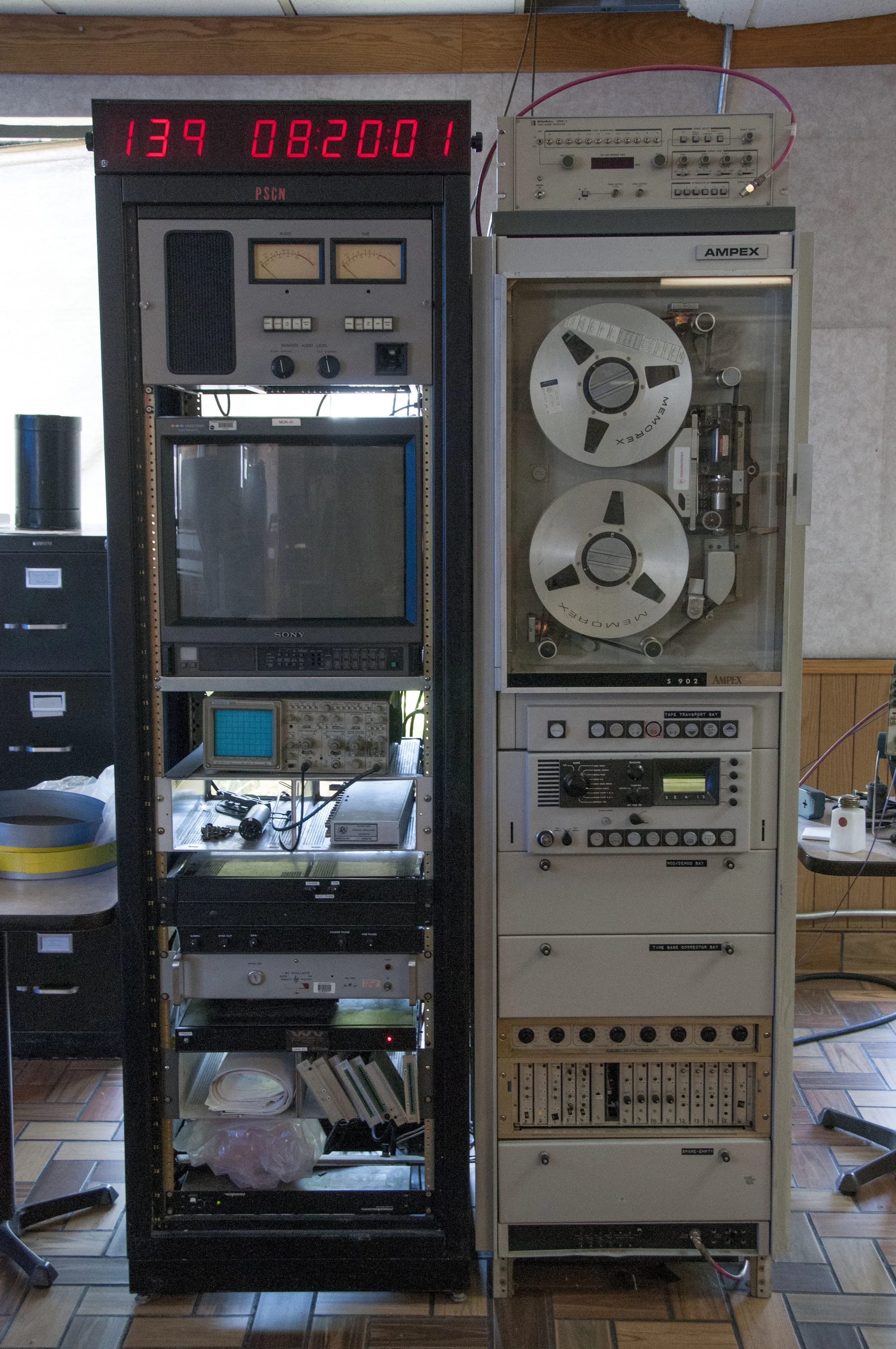 The machine that reads the Ampex tapes.