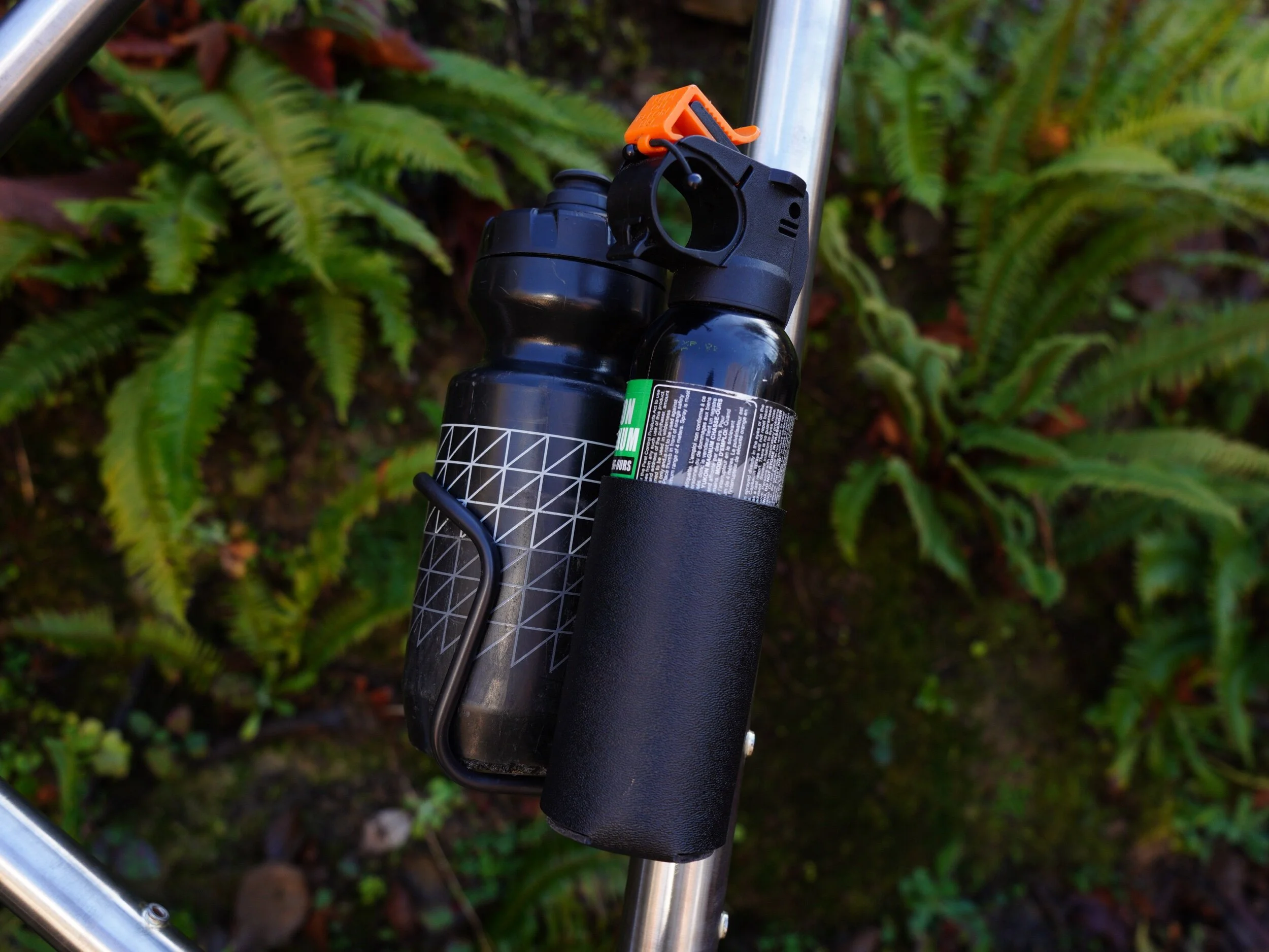 BIKEPACKING BEARSPRAY HOLDER FOR BIKE