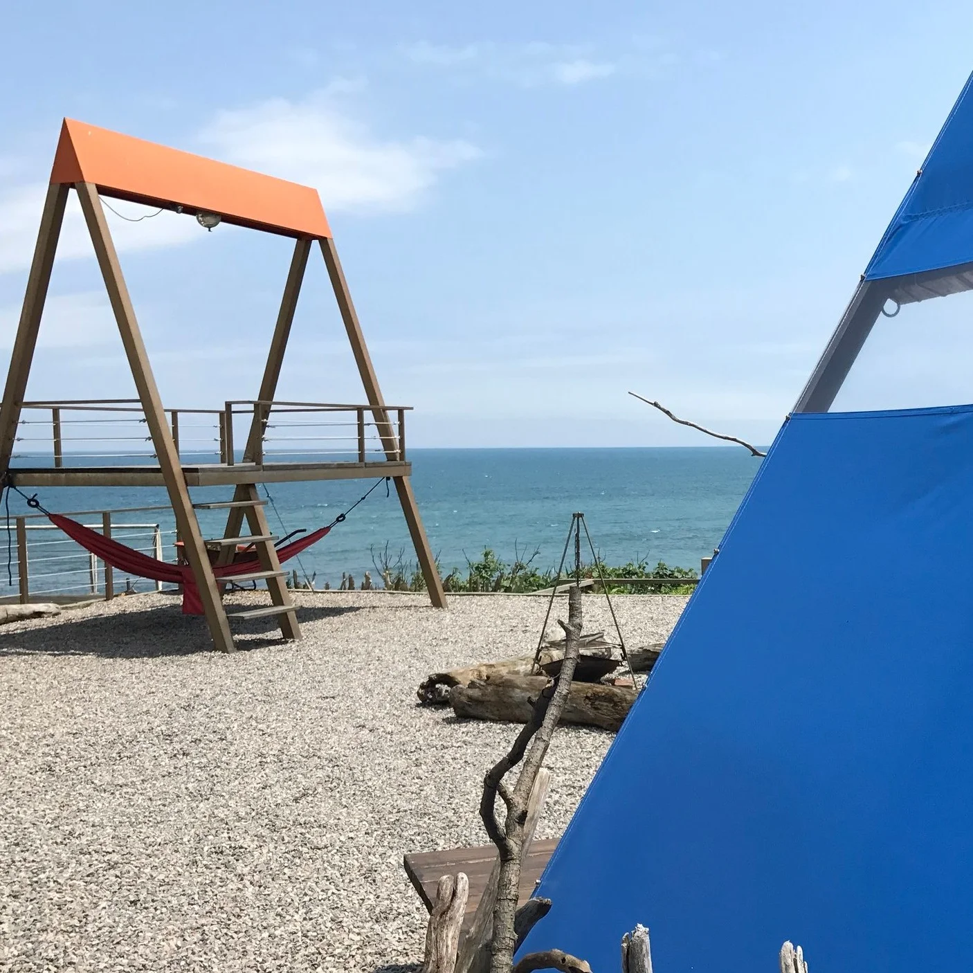 (橘色的這間我們叫它“海之塔”,可以瞭望大海)