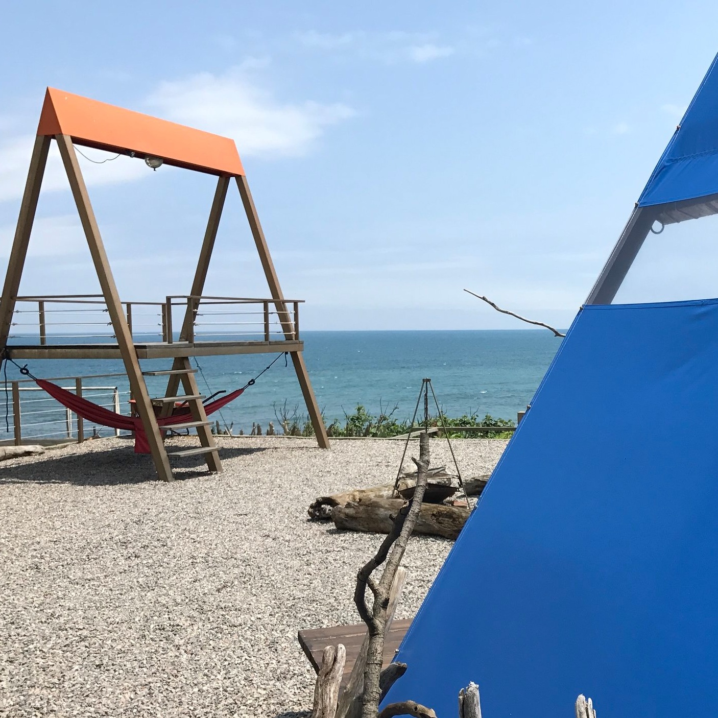 (橘色的這間我們叫它“海之塔”,可以瞭望大海)