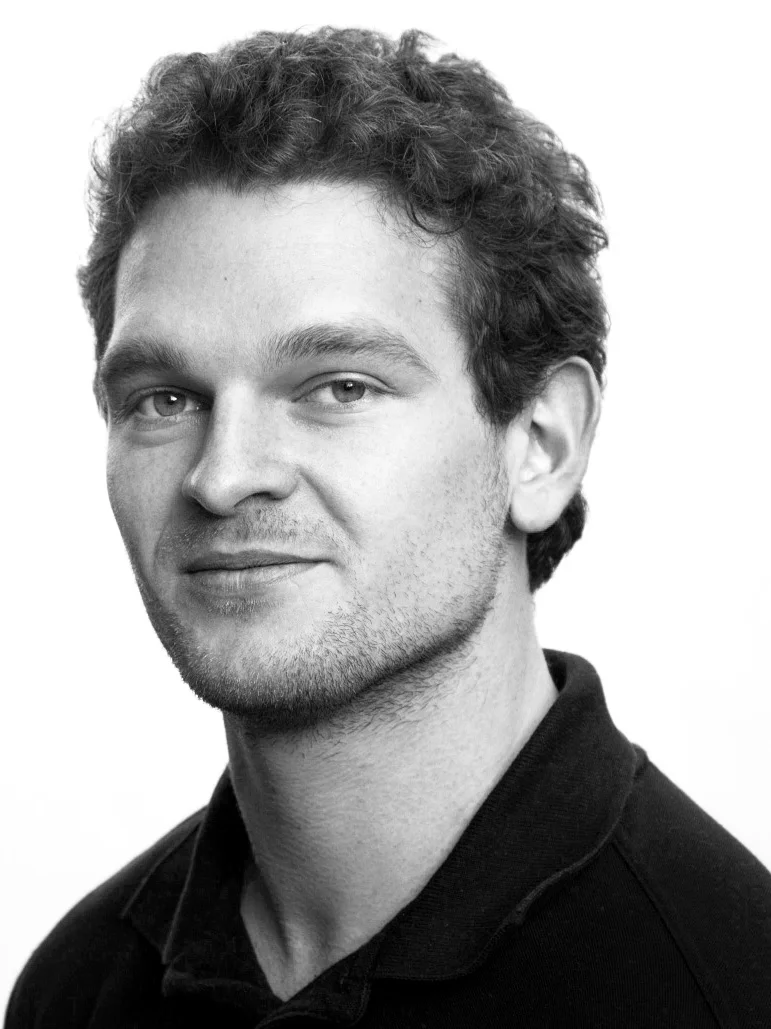 Uwe%2BLangmann_Portrait_SW.jpg