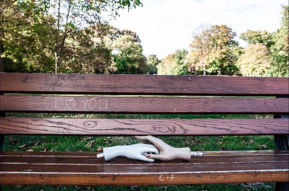 Mannequin Serie/ Les amoureux des bancs public