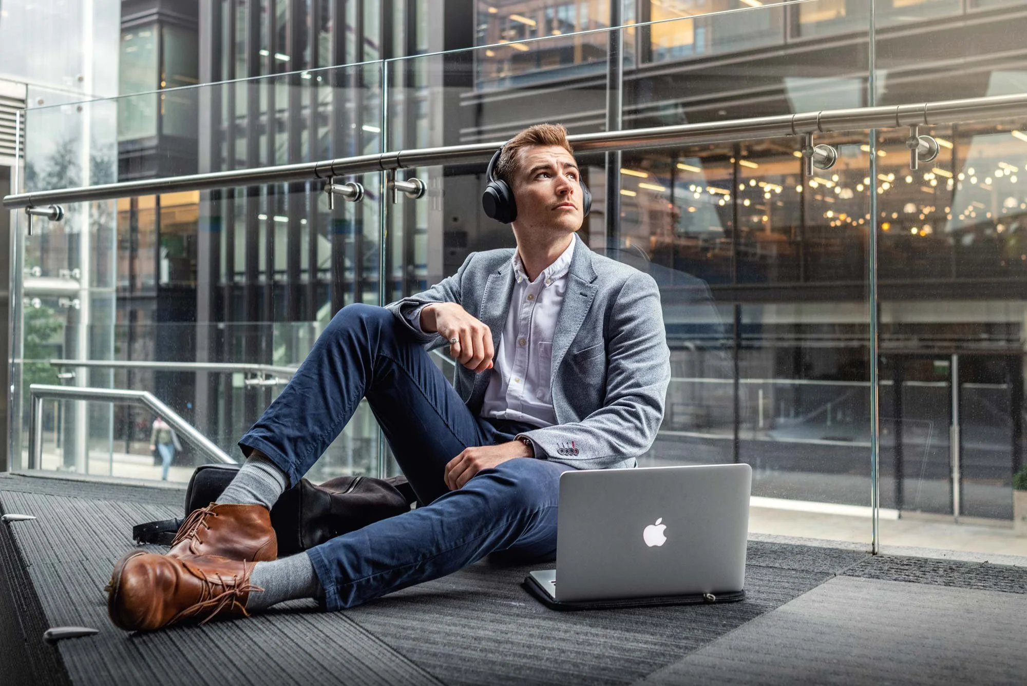 On-Location Corporate Headshot Modern Glass Building London – Corporate Headshot Photographer London