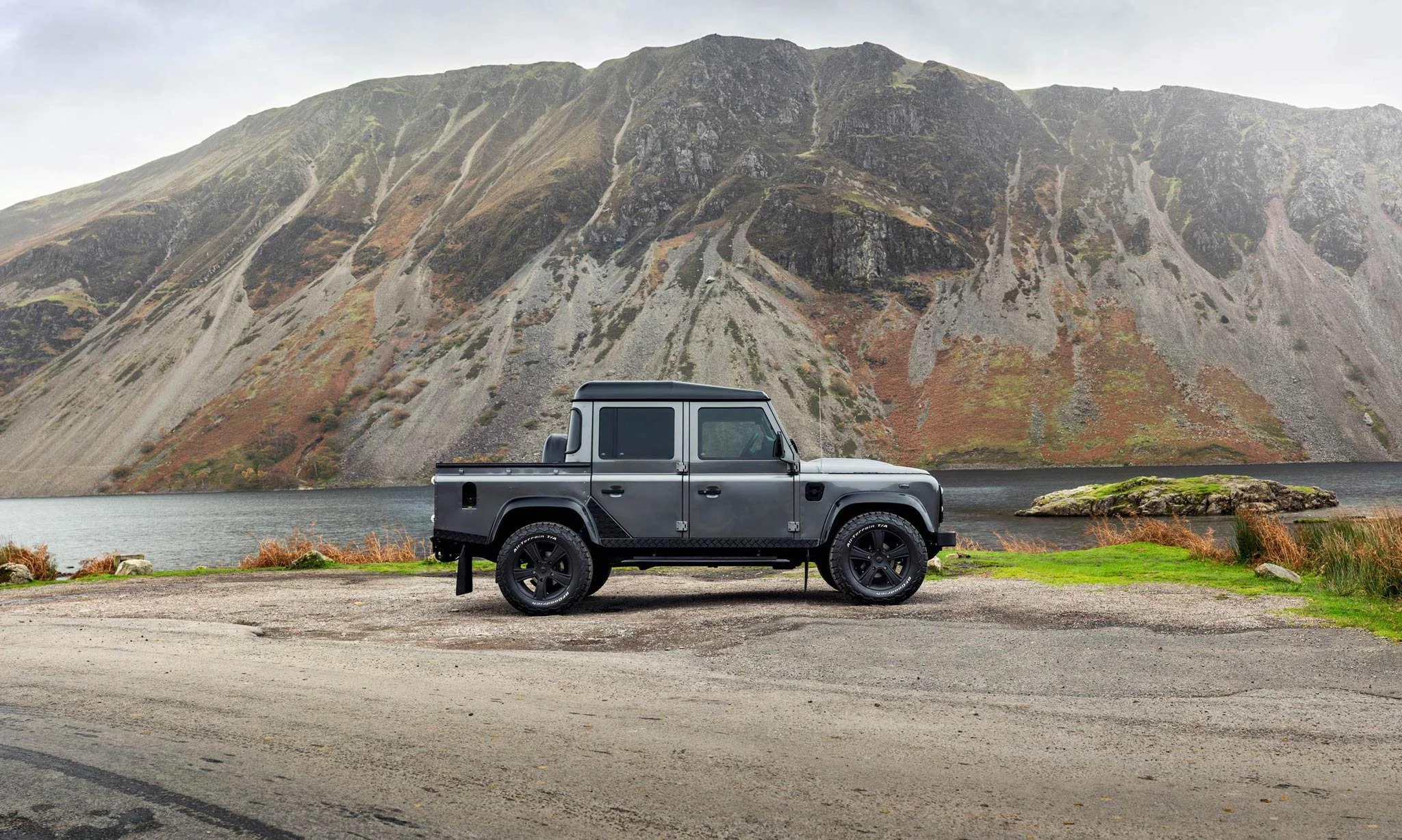 Bespoke Land Rover Defender in Scottish Highlands – London Luxury Car Photographer