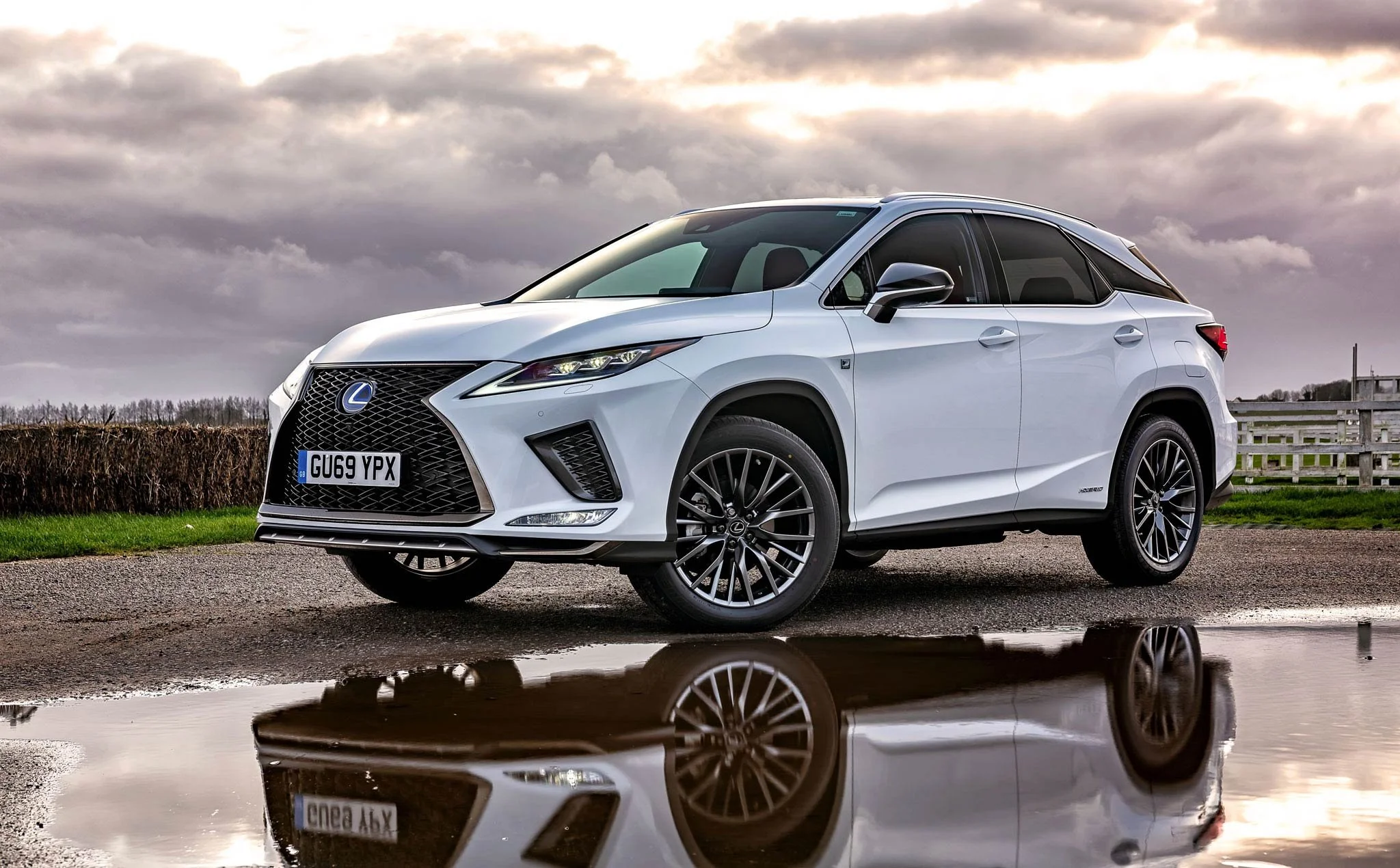 Lexus RX Golden Hour Reflection – London Luxury Car Photographer