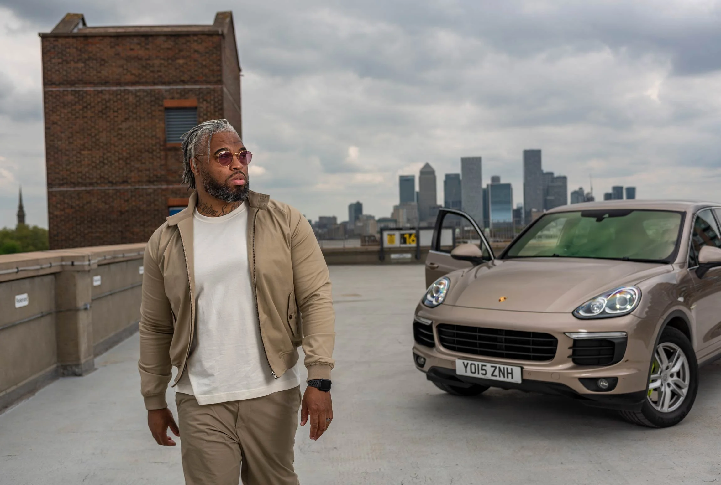 Turo Campaign – Man with Porsche Cayenne on London Rooftop – London Automotive Photographer