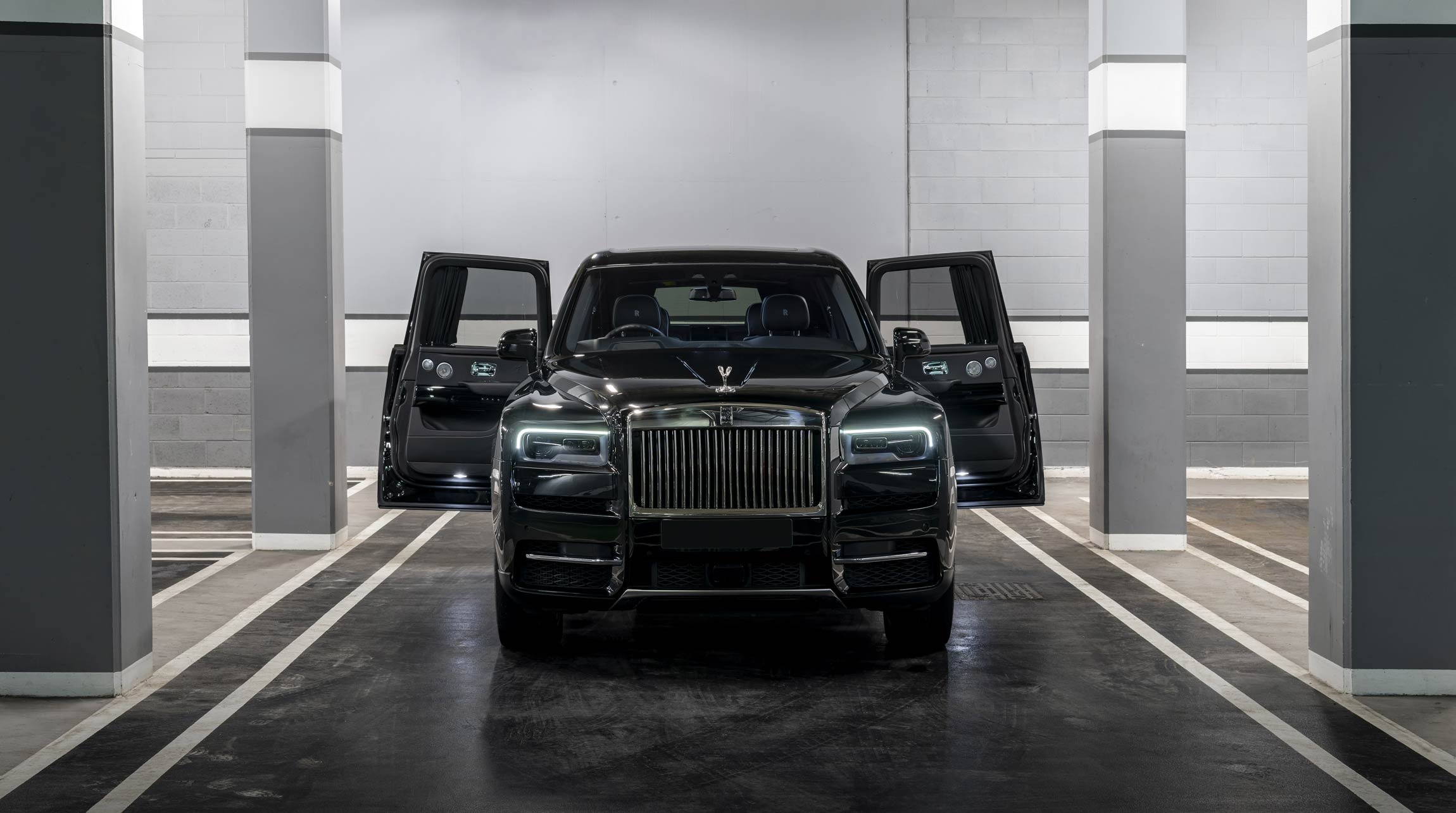 Rolls-Royce Cullinan with Open Doors – London Luxury Car Photographer
