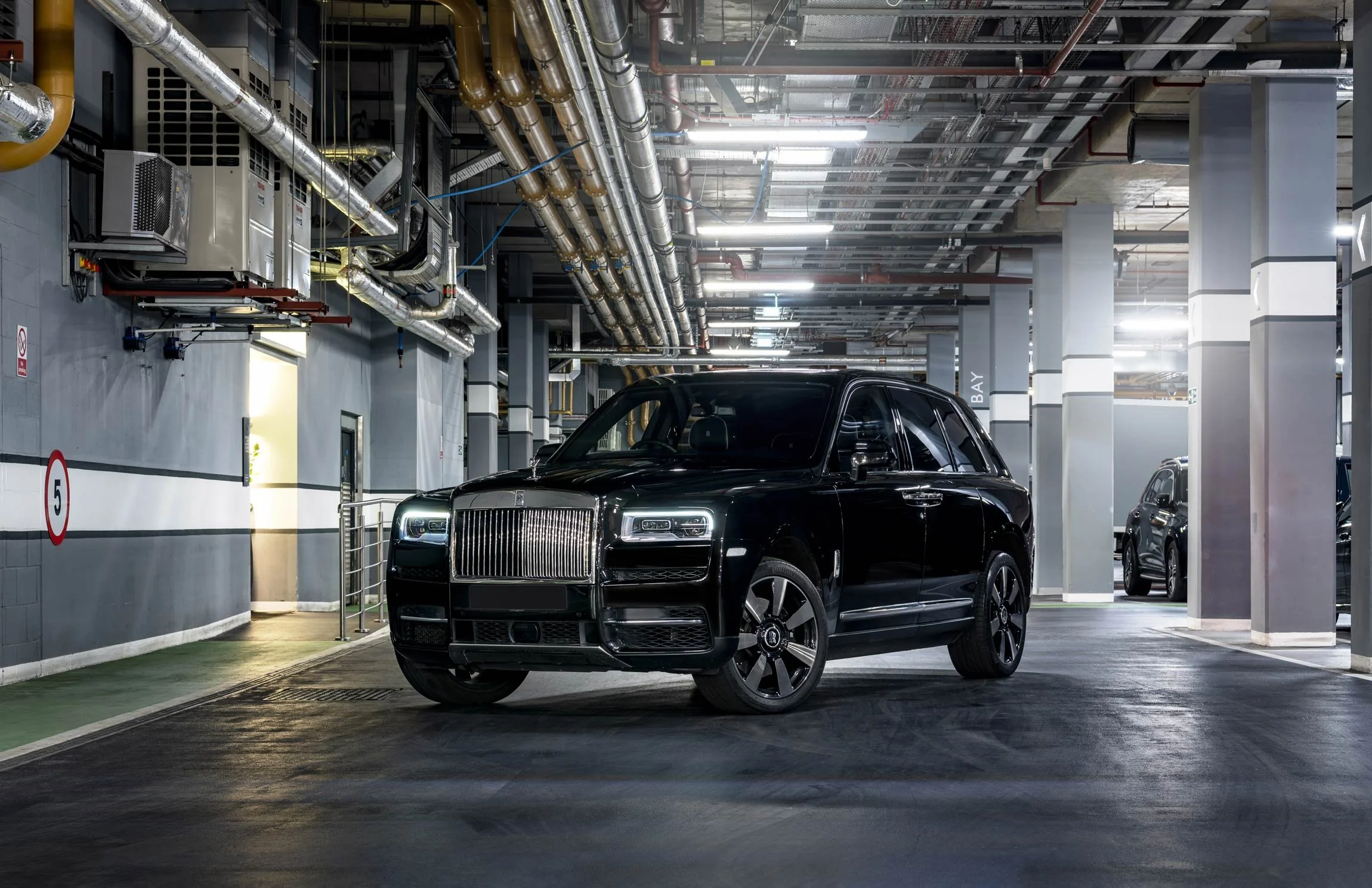 Rolls-Royce Cullinan in Industrial Garage – London Luxury & Industrial Photographer
