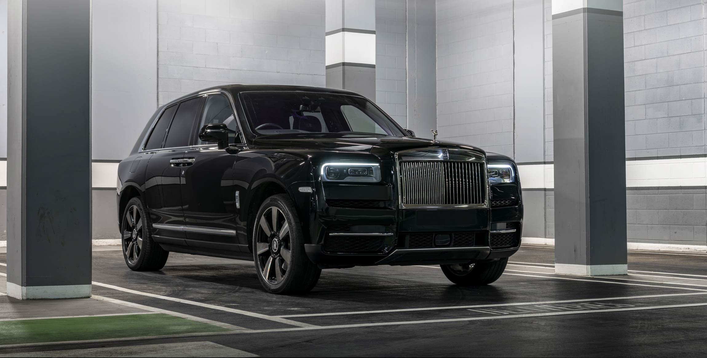 Rolls-Royce Cullinan Side Profile – London Luxury Car Photographer