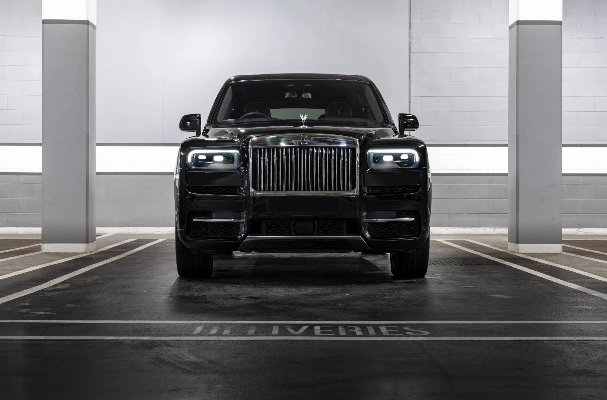 Rolls-Royce Cullinan motor vault Shot – London Luxury Car Photographer